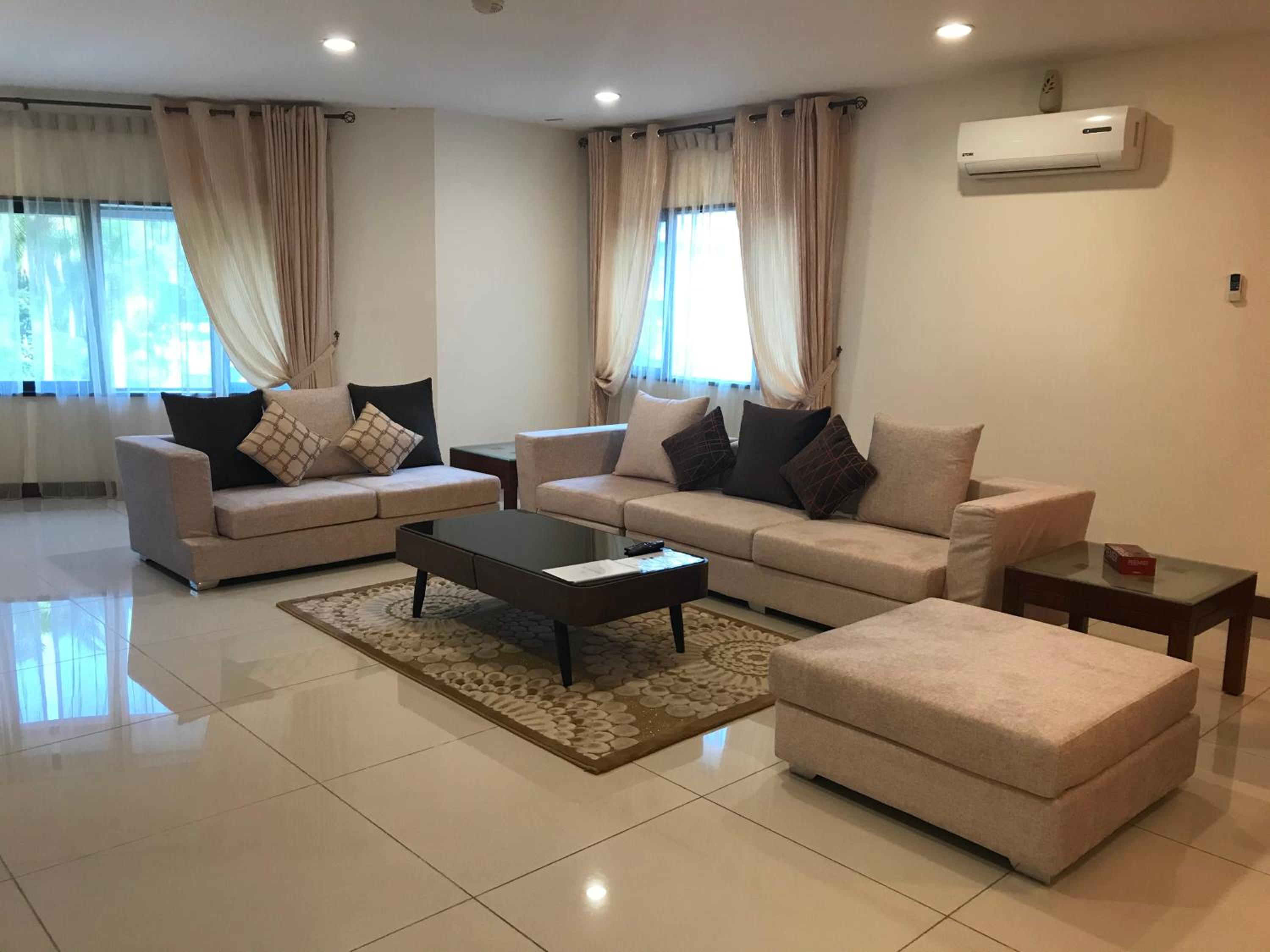 Rimbun Suites & Residences