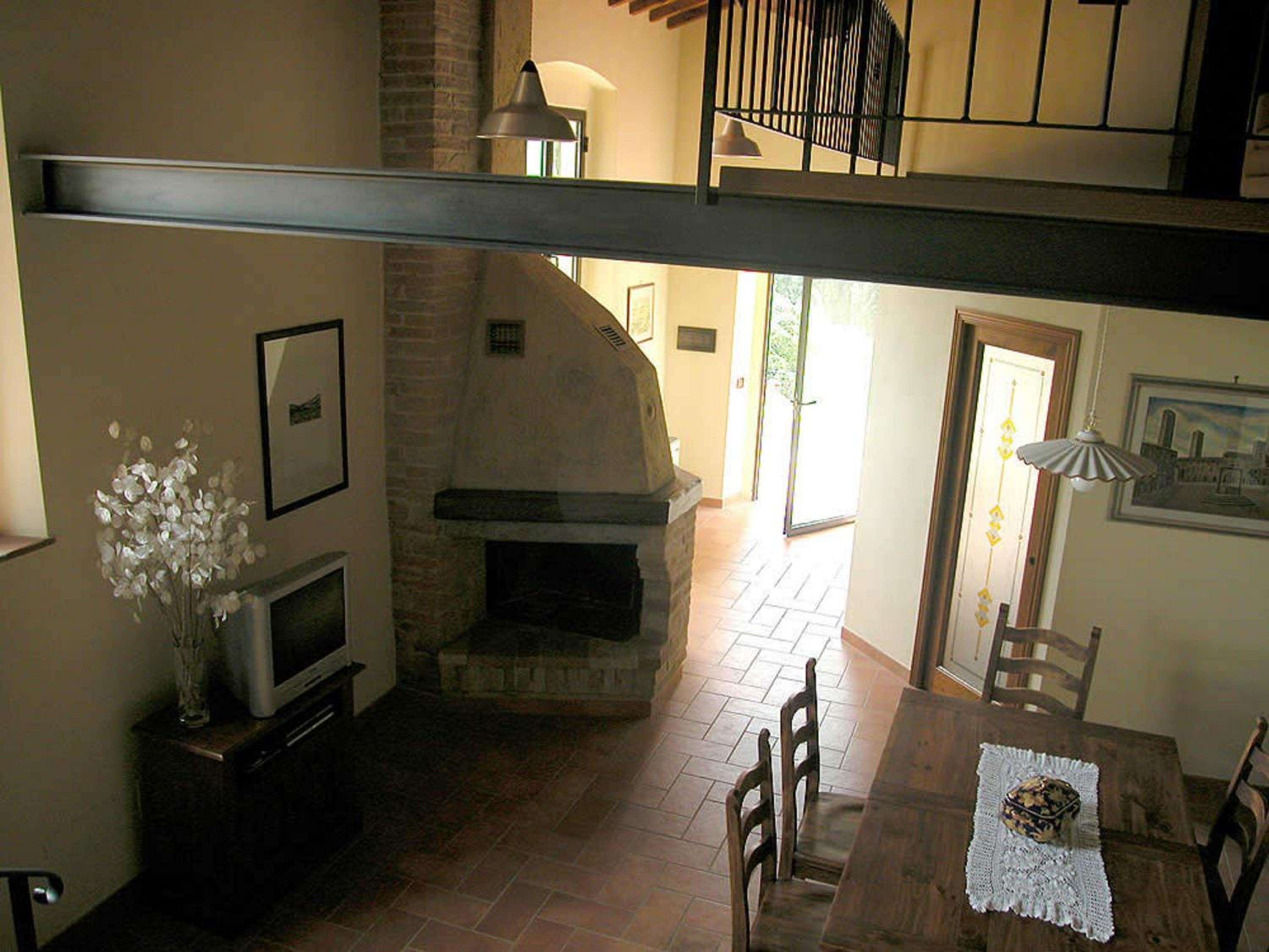 Photo 33
