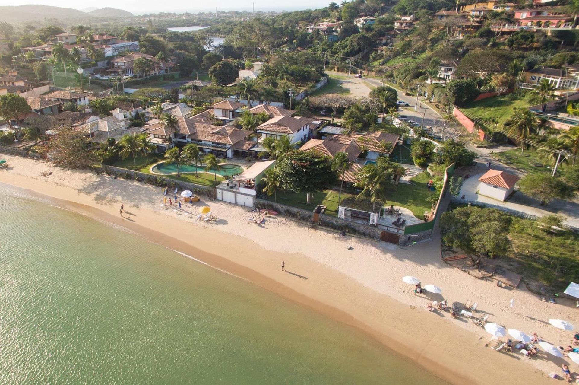 Mansão à beira-mar na Praia da Ferradura