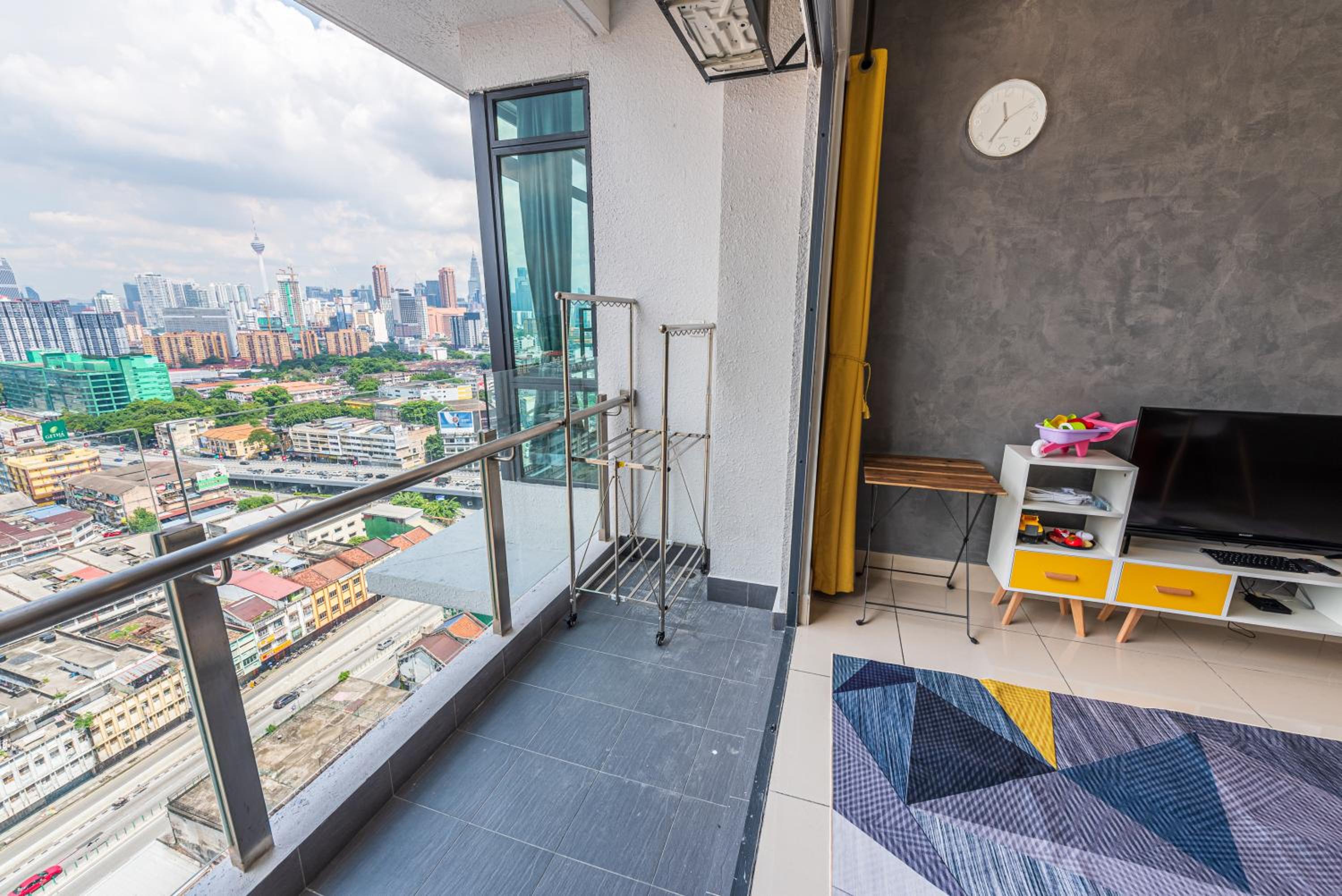 One Residence - Service Residence KL City Centre with 2 free parking
