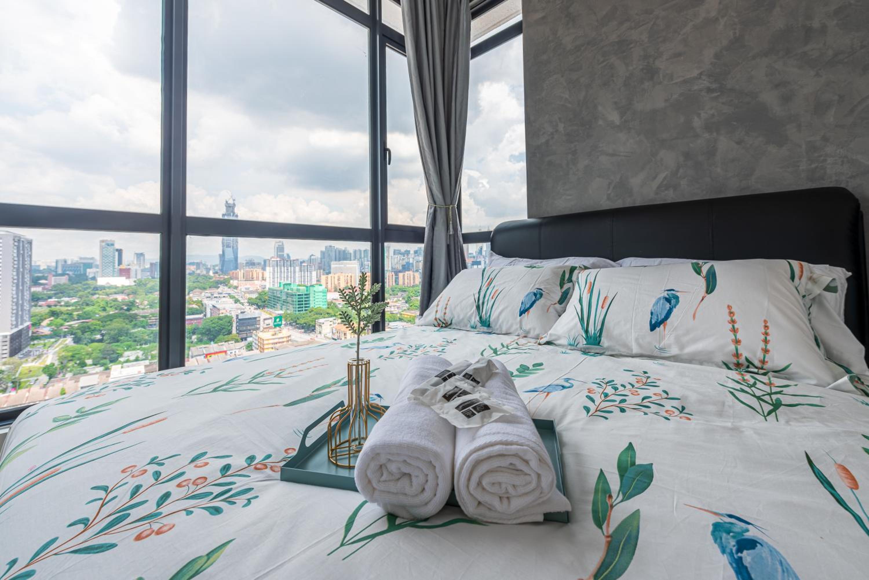 One Residence - Service Residence KL City Centre with 2 free parking