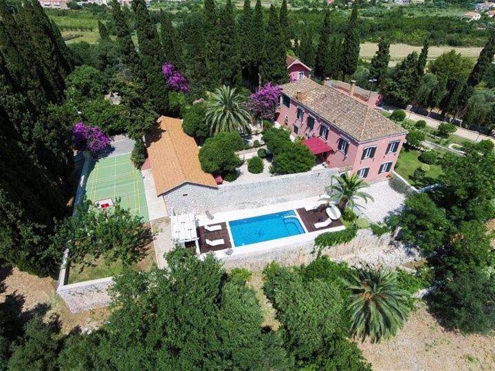 Villa Collina a luxury villa in Dubrovnik view 2