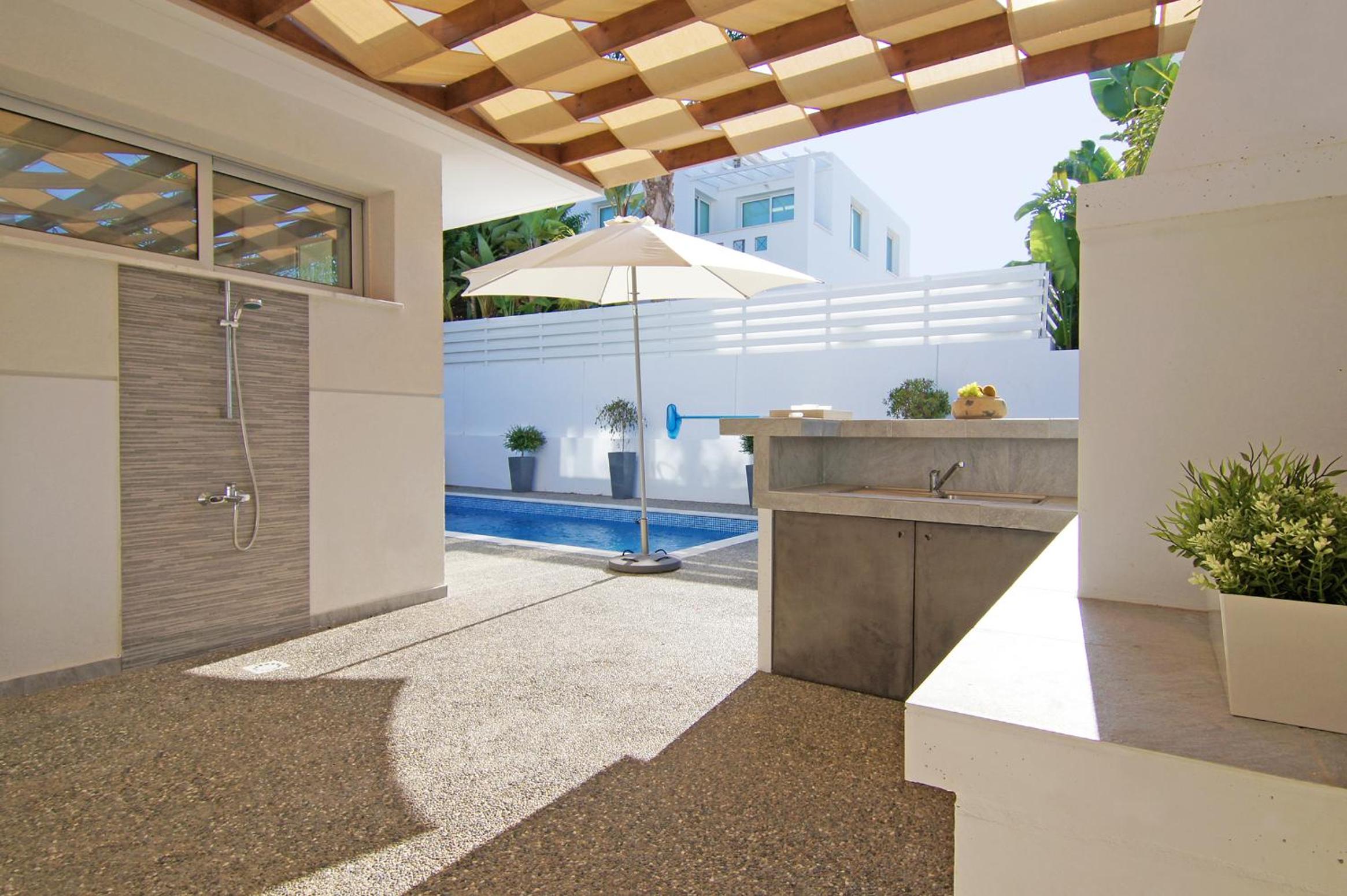 Villa Lily