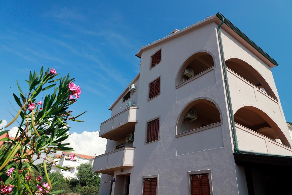 Hotel Apartments Dario - Image 1