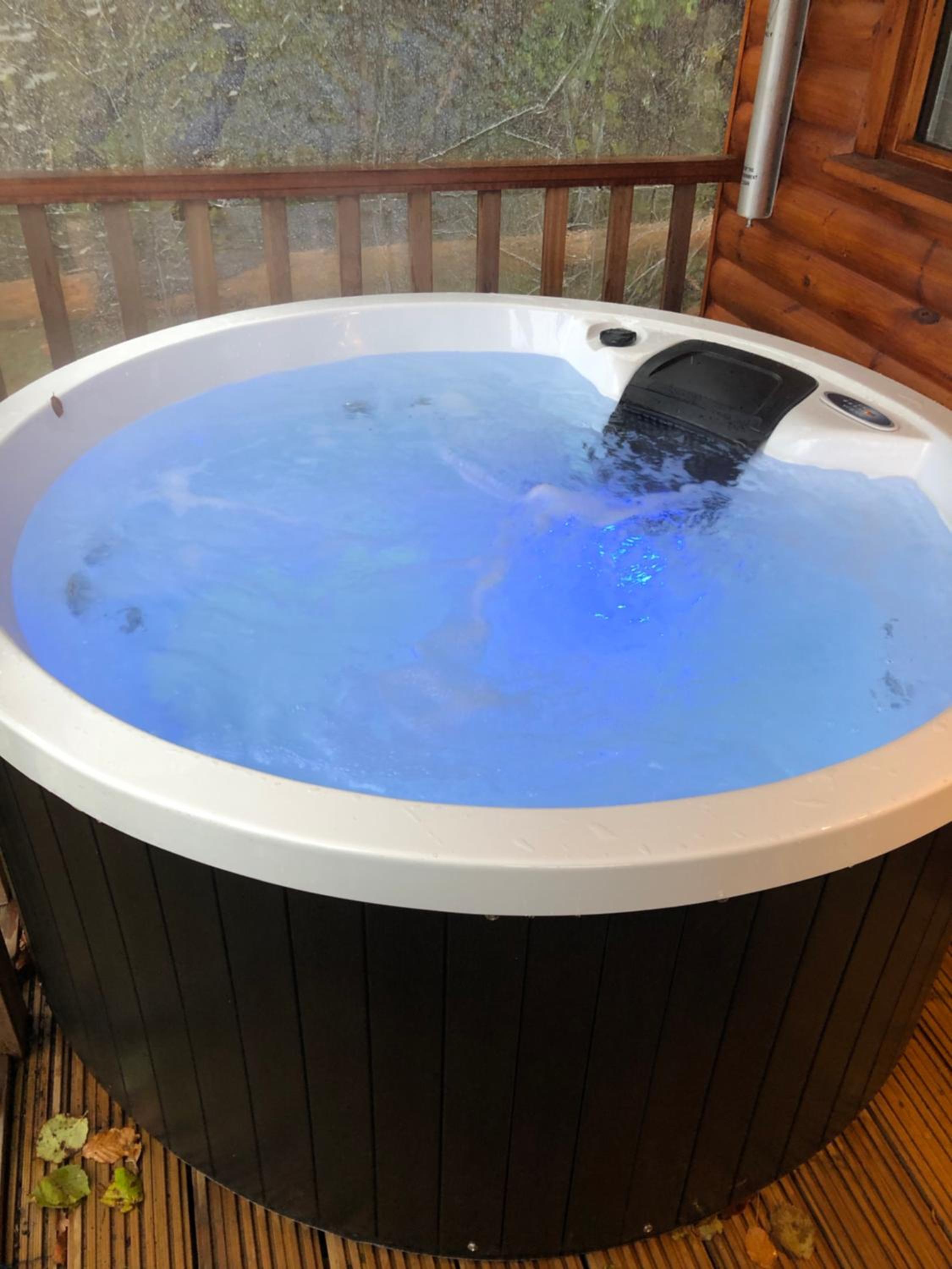 Stroud Vacations - Cherry Tree Glamping - Property Image 3