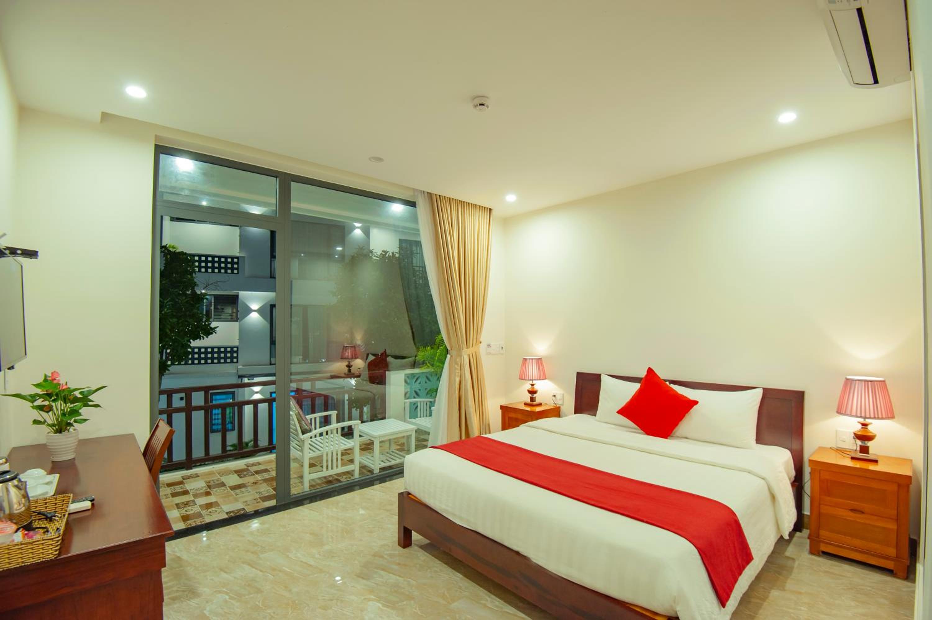 Tropical Garden & Pool Villa