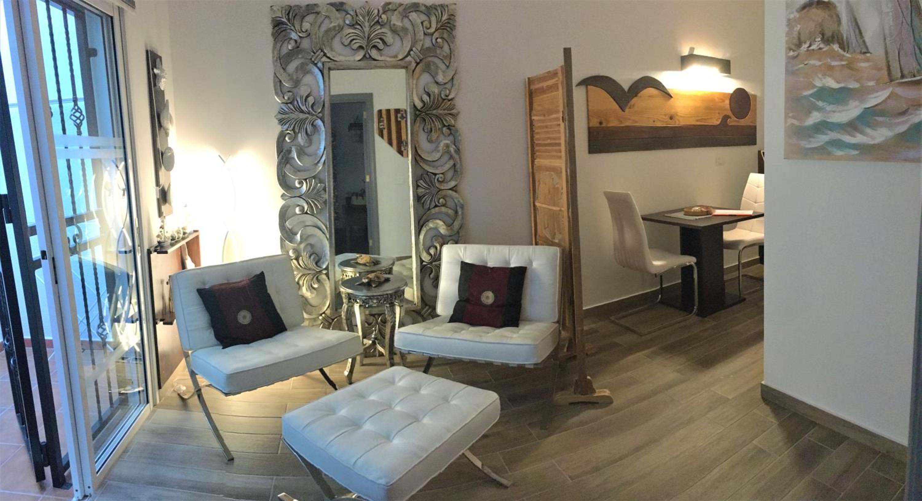 Hotel Tortuga's Mood - Image 1