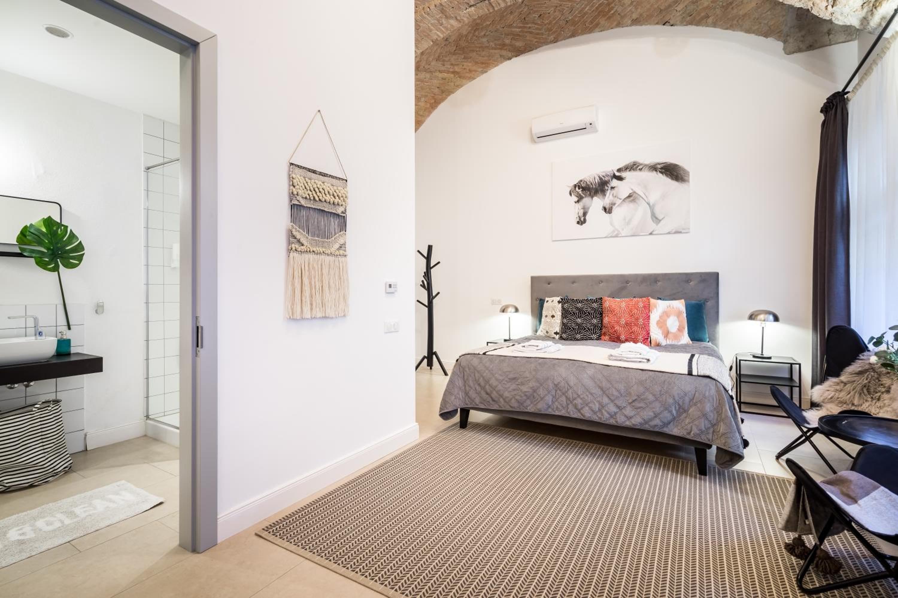 Urban Stable Luxury Apartments view 5