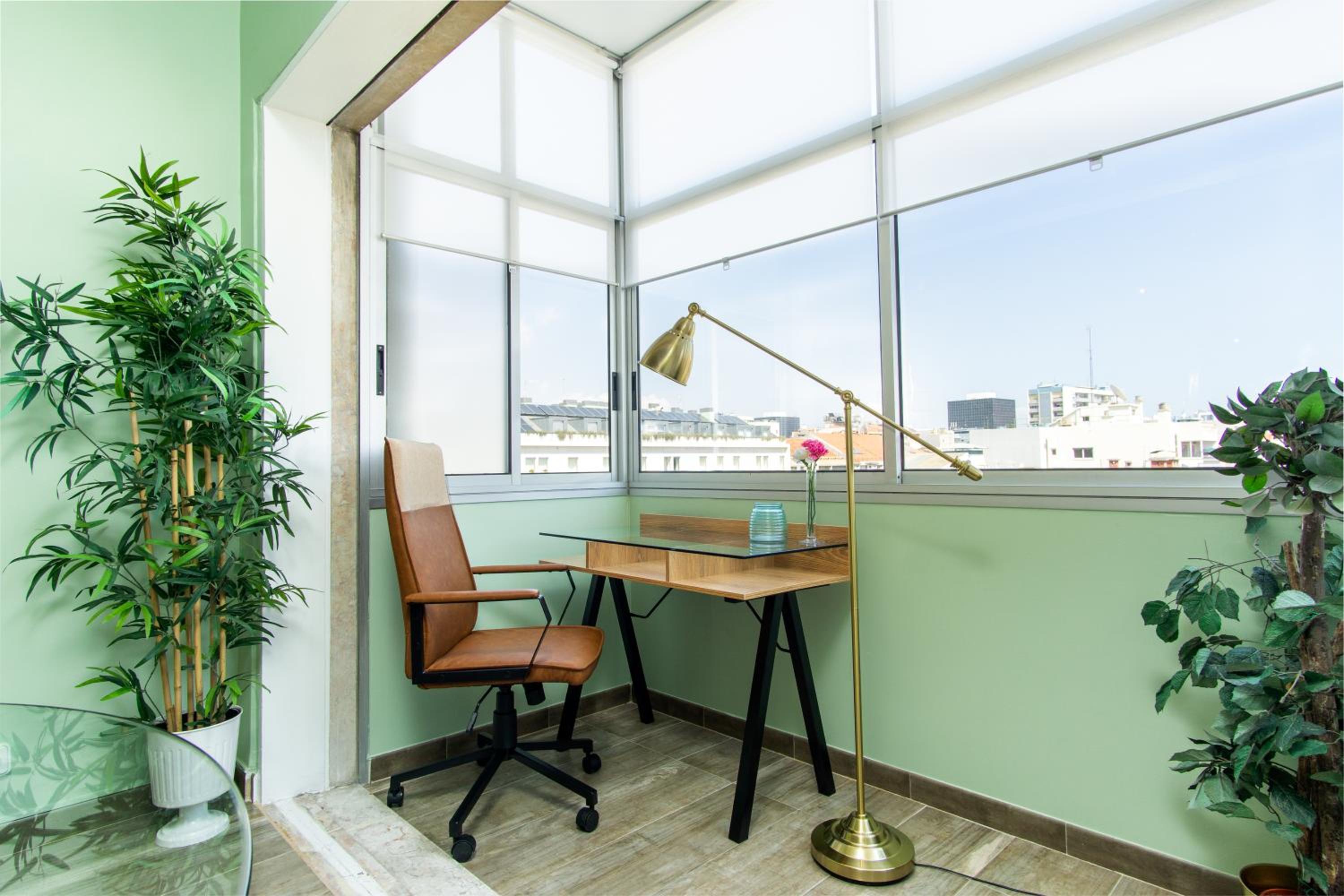 Stylish Apt in Saldanha Central Lisbon Living view 5