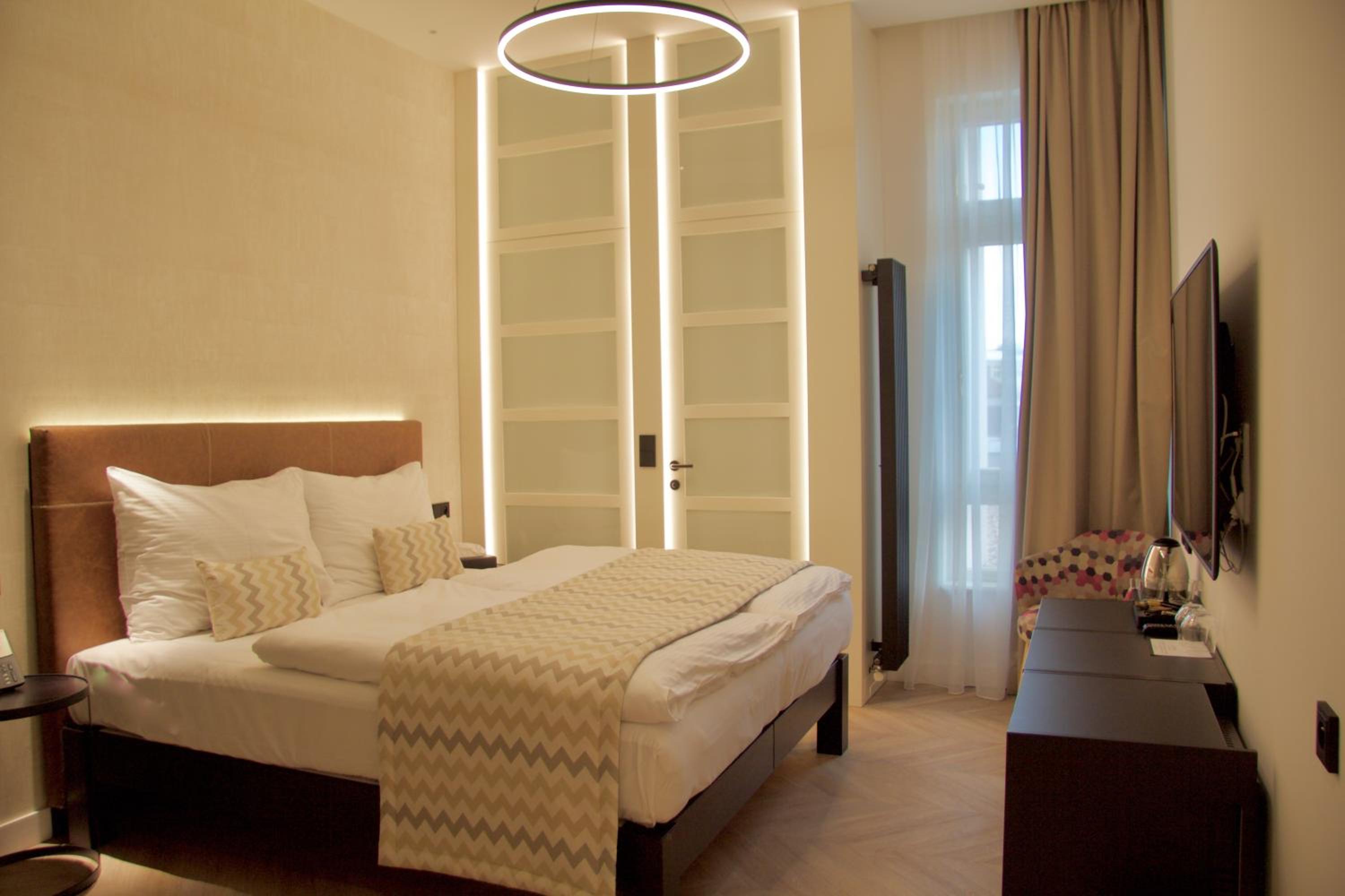 Chevron Hotel — Prague