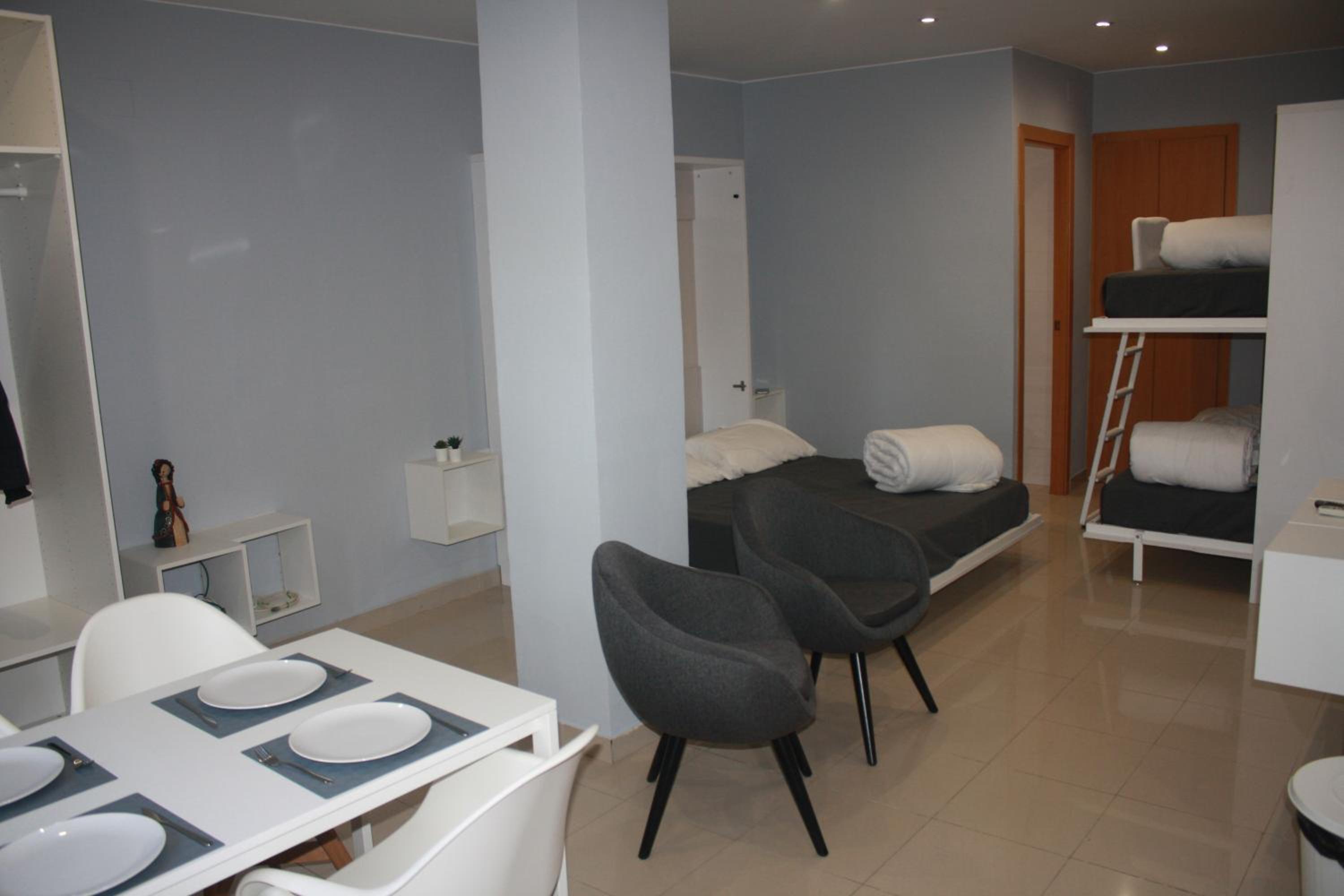 Alguera Hola Apartments