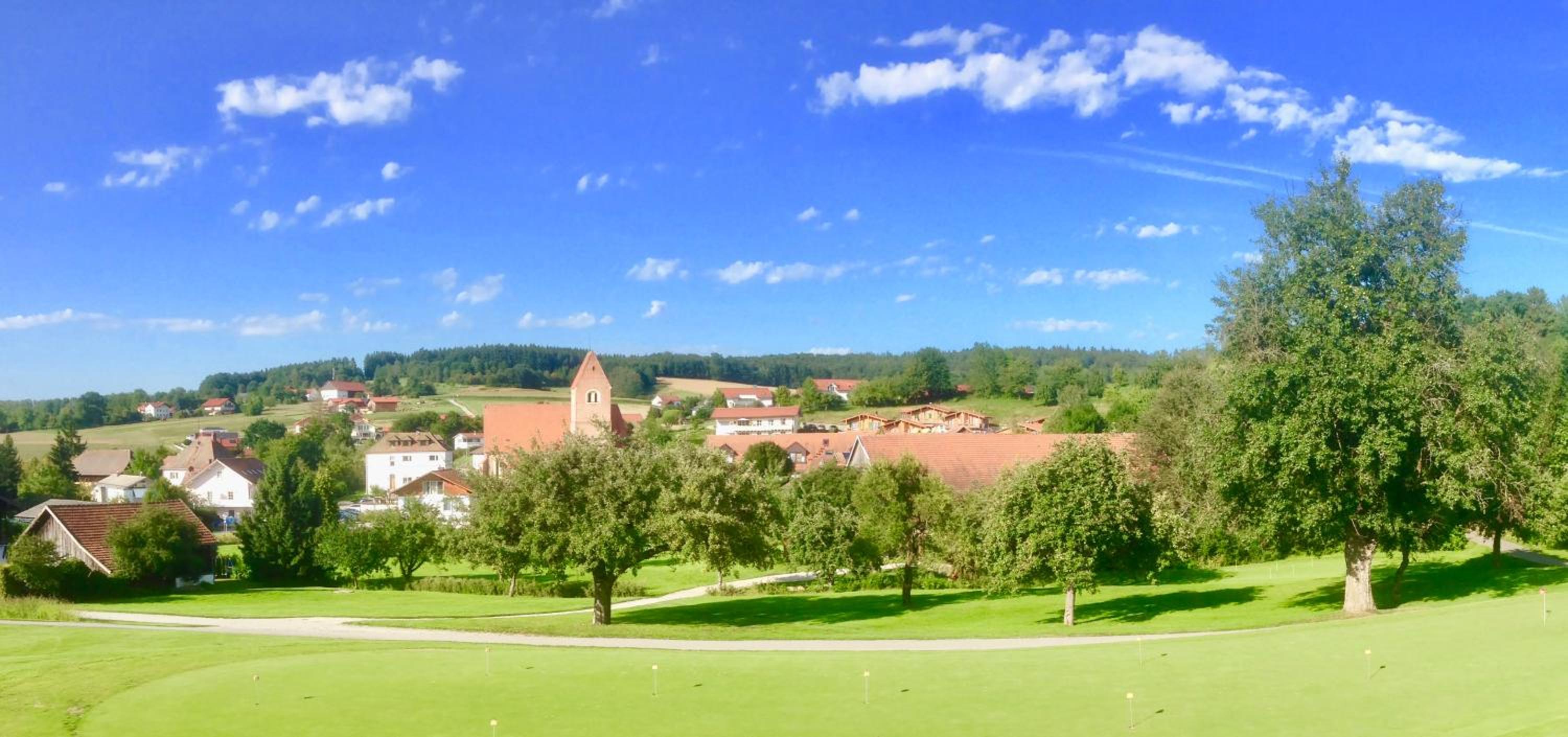 GolfAmGutshof18 view 2