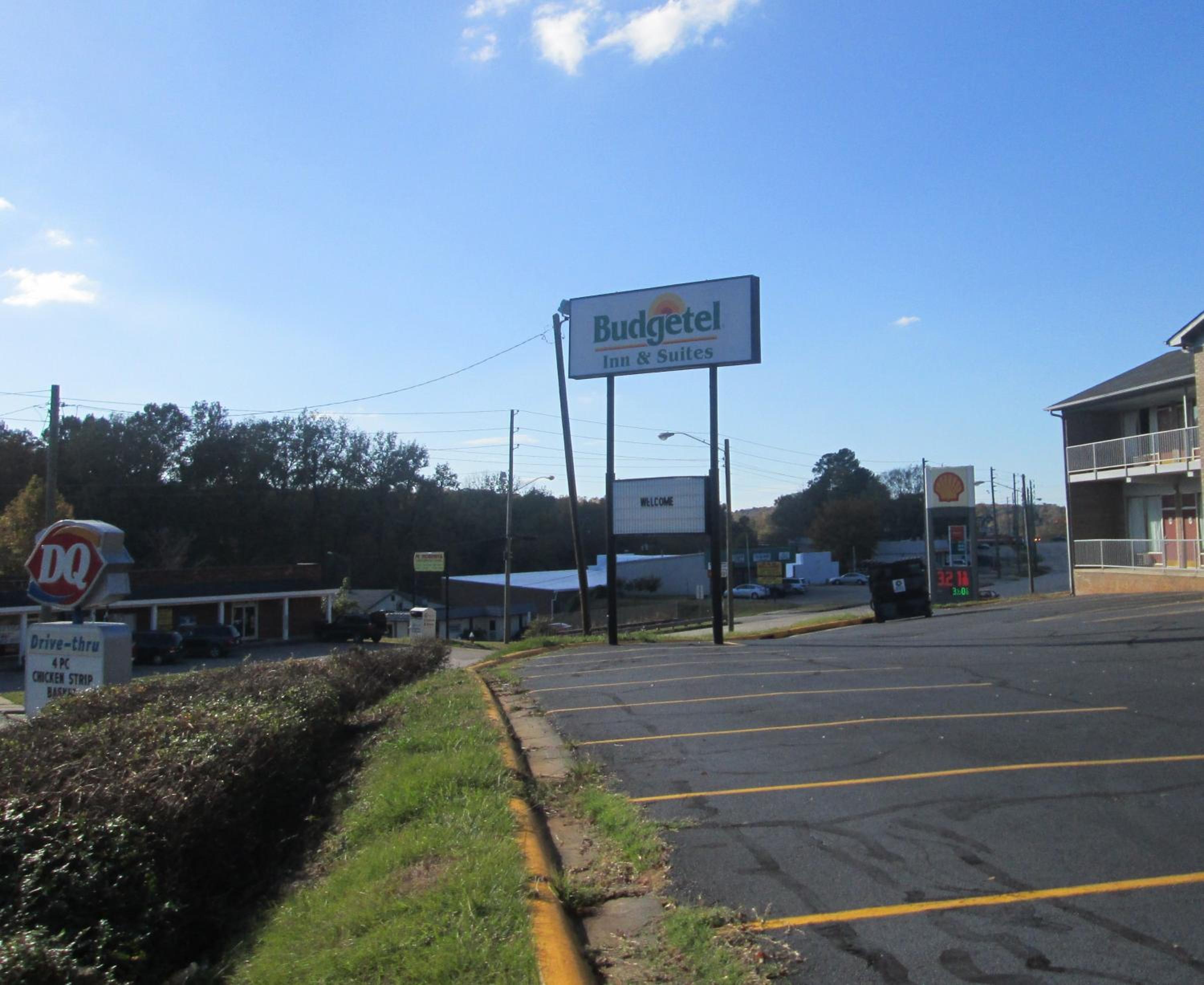 Budgetel Inn & Suites
