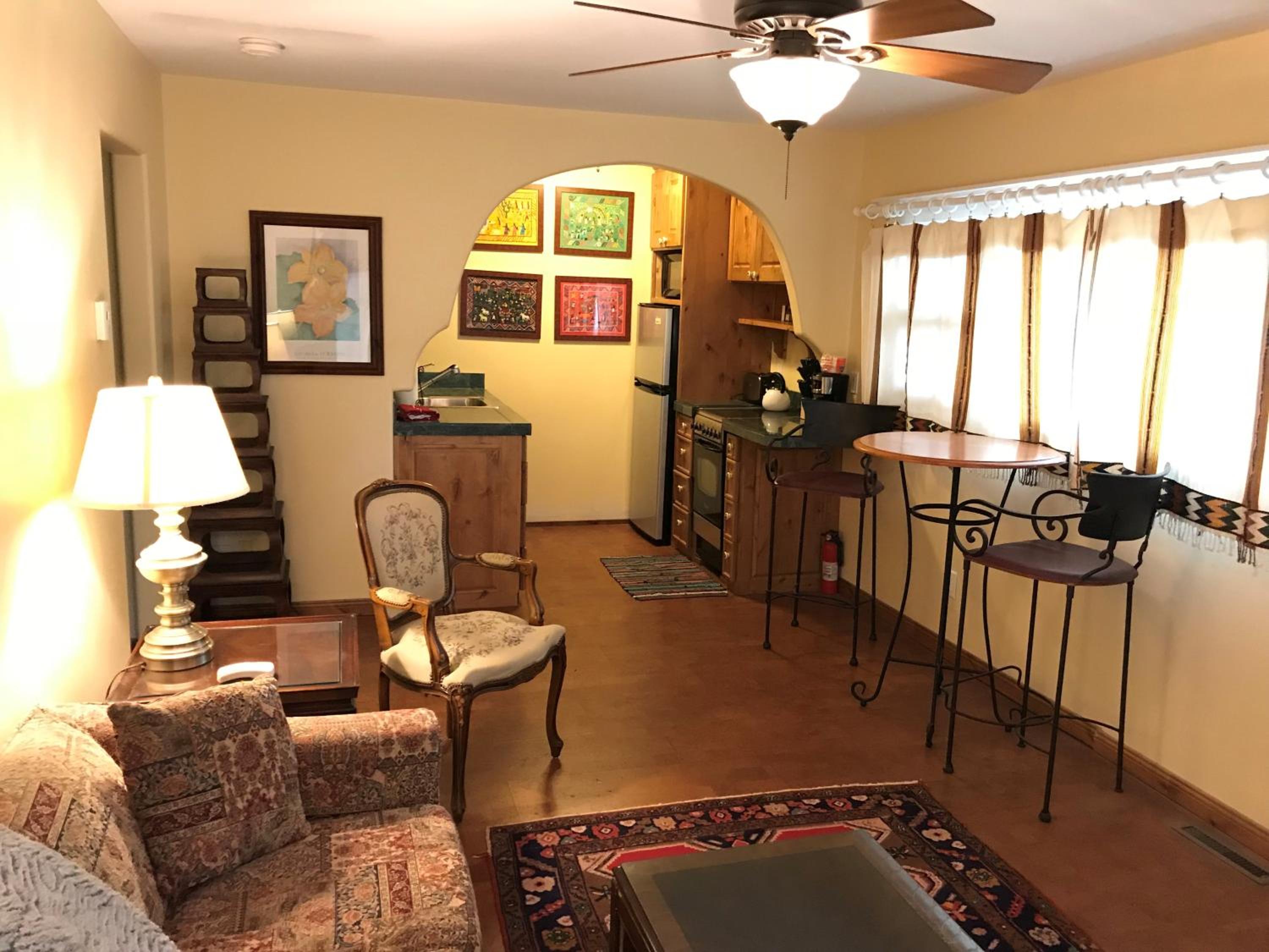 Casa Blanca Inn and Suites