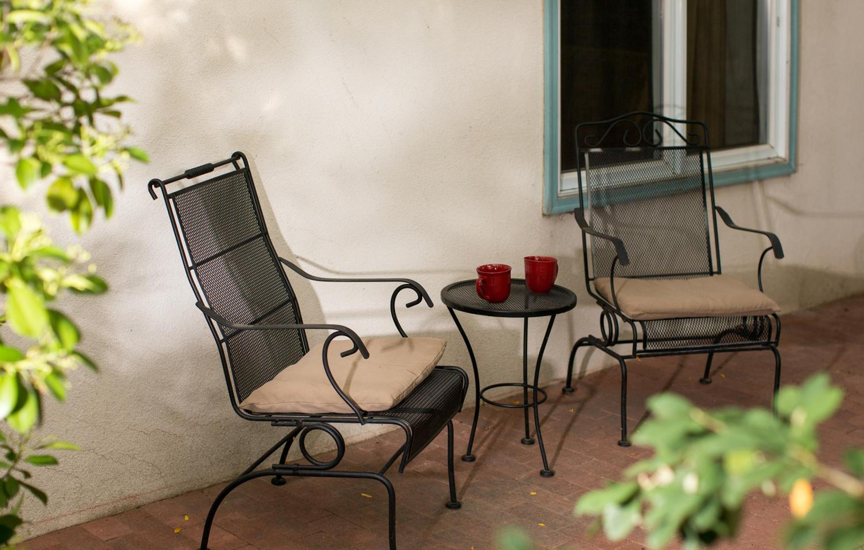 Casa Blanca Inn and Suites