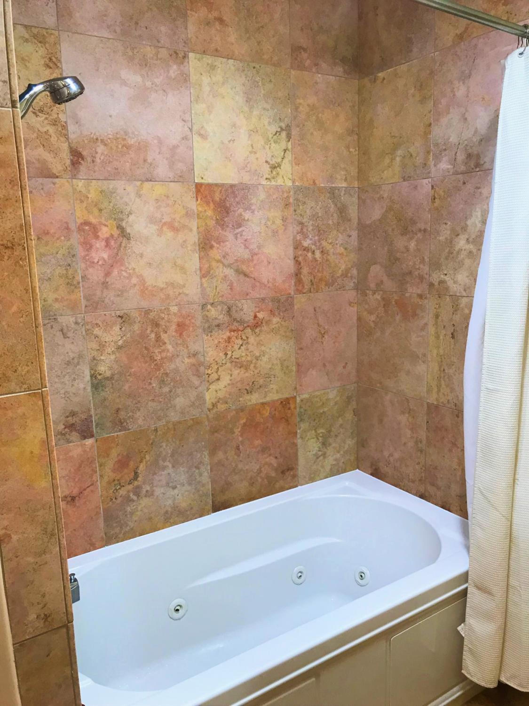 Casa Blanca Inn and Suites