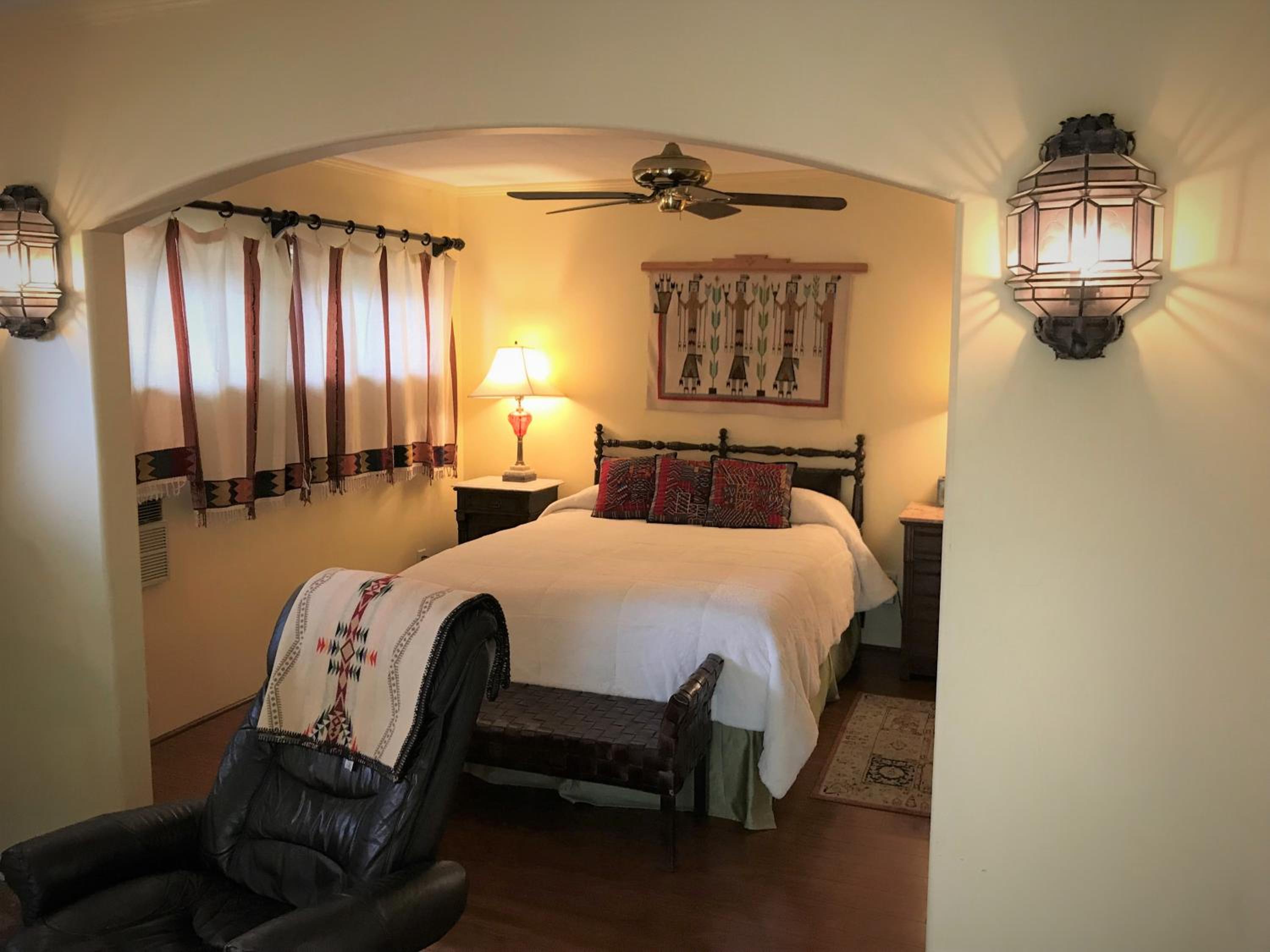Casa Blanca Inn and Suites
