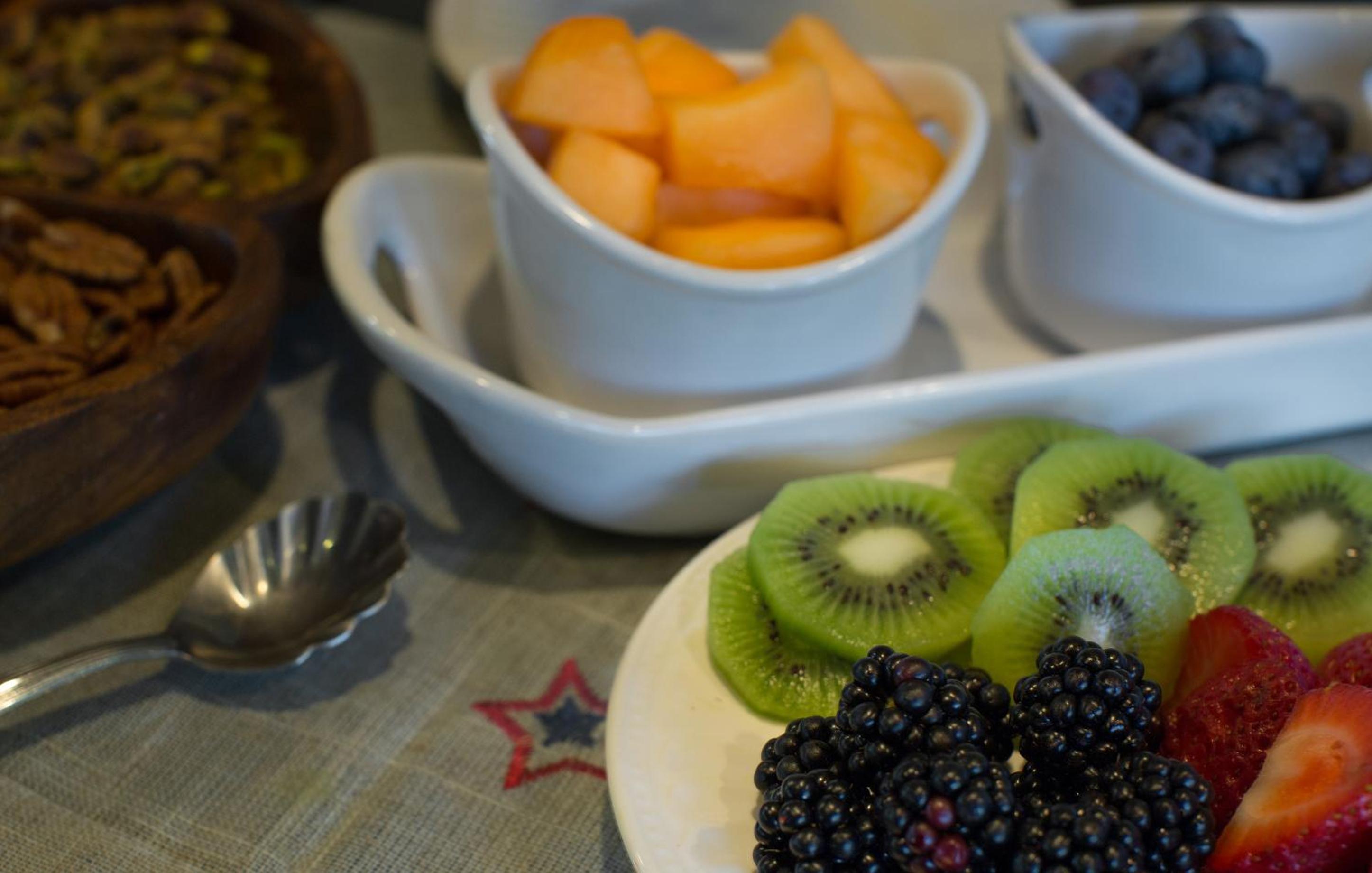 Casa Blanca Inn and Suites