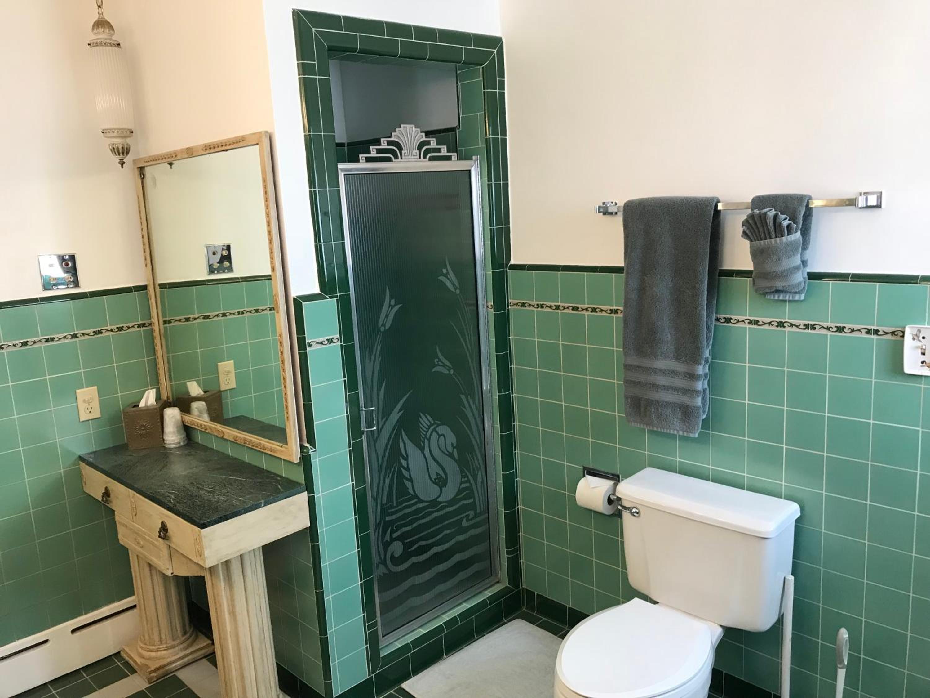 Casa Blanca Inn and Suites