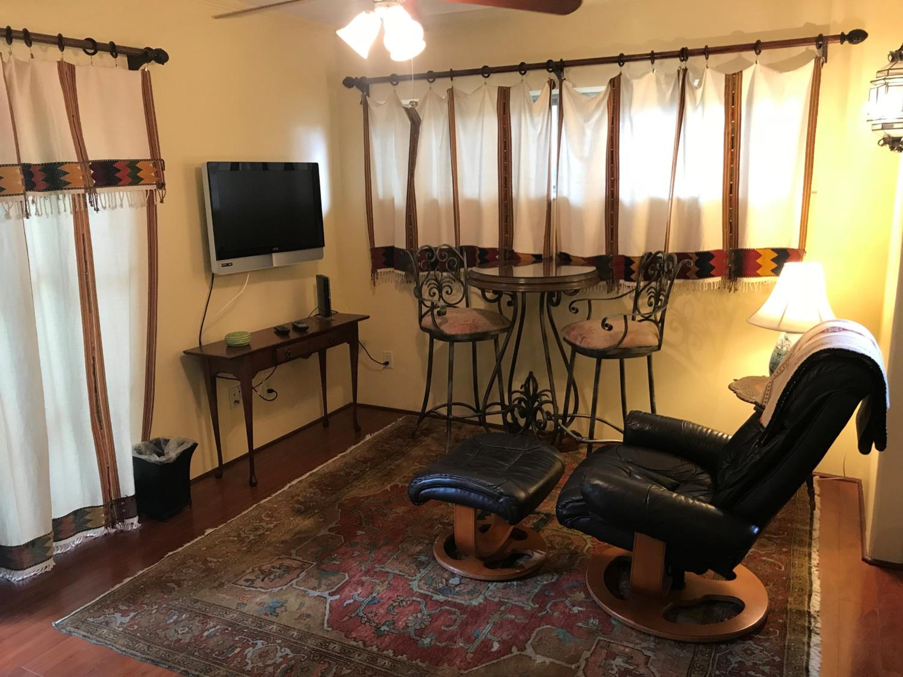 Casa Blanca Inn and Suites