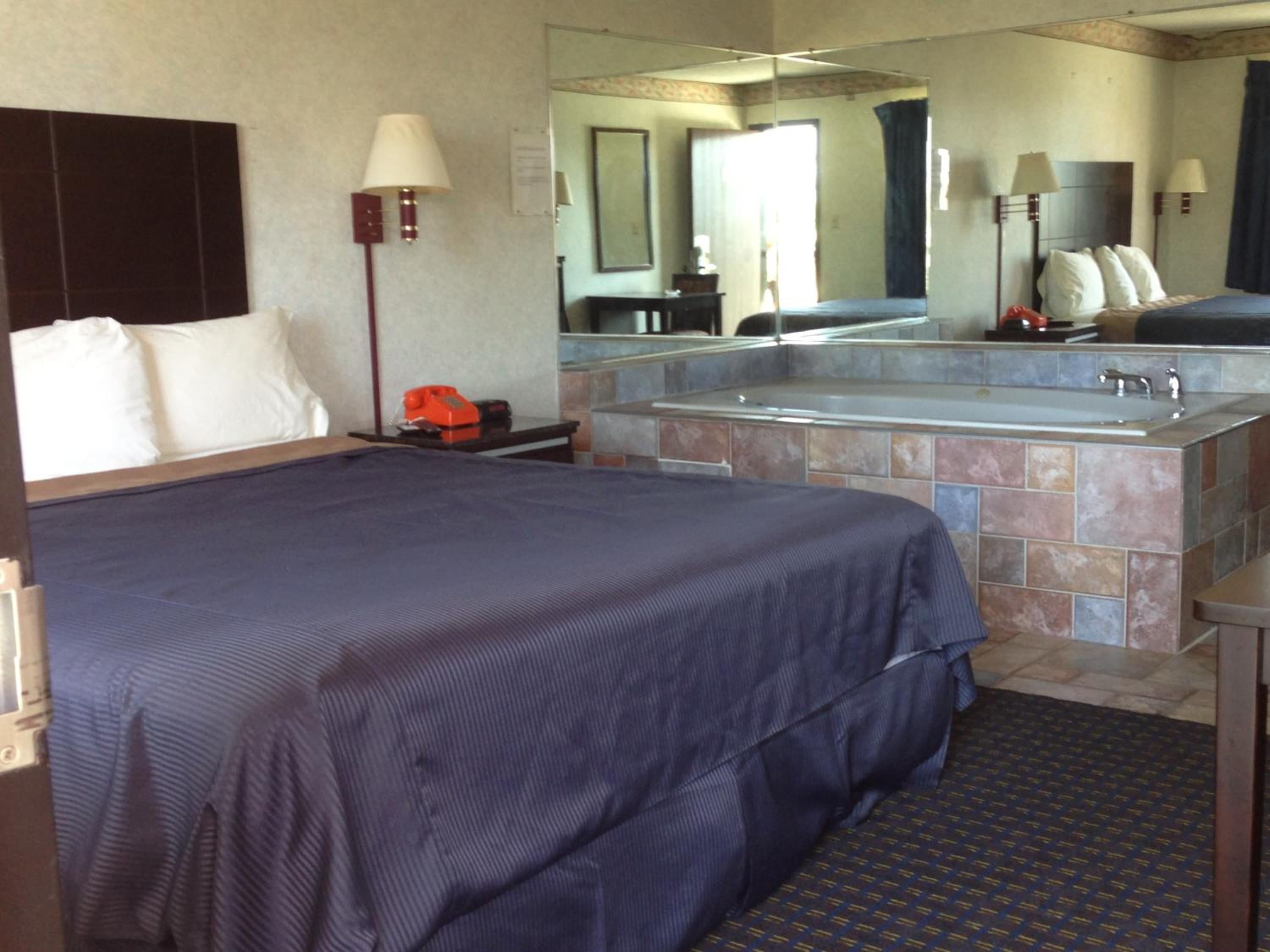 Del Amo Inn