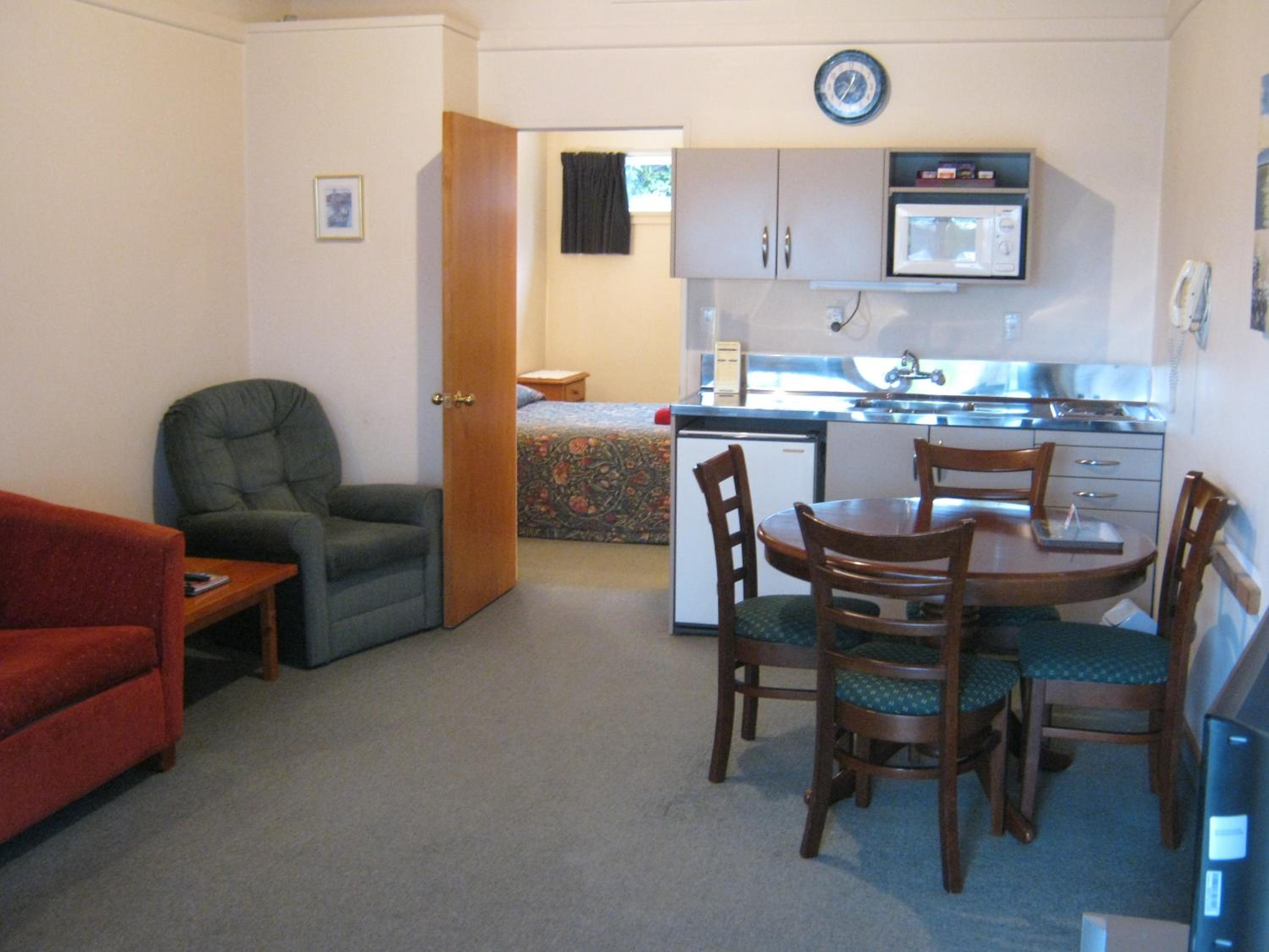 Blue Dolphin Motel