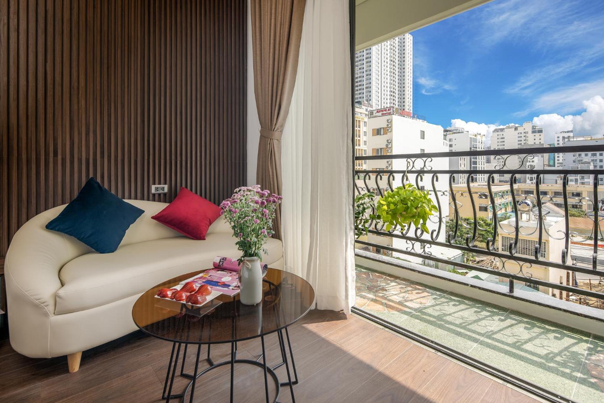 Sharon Hotel and Apartment