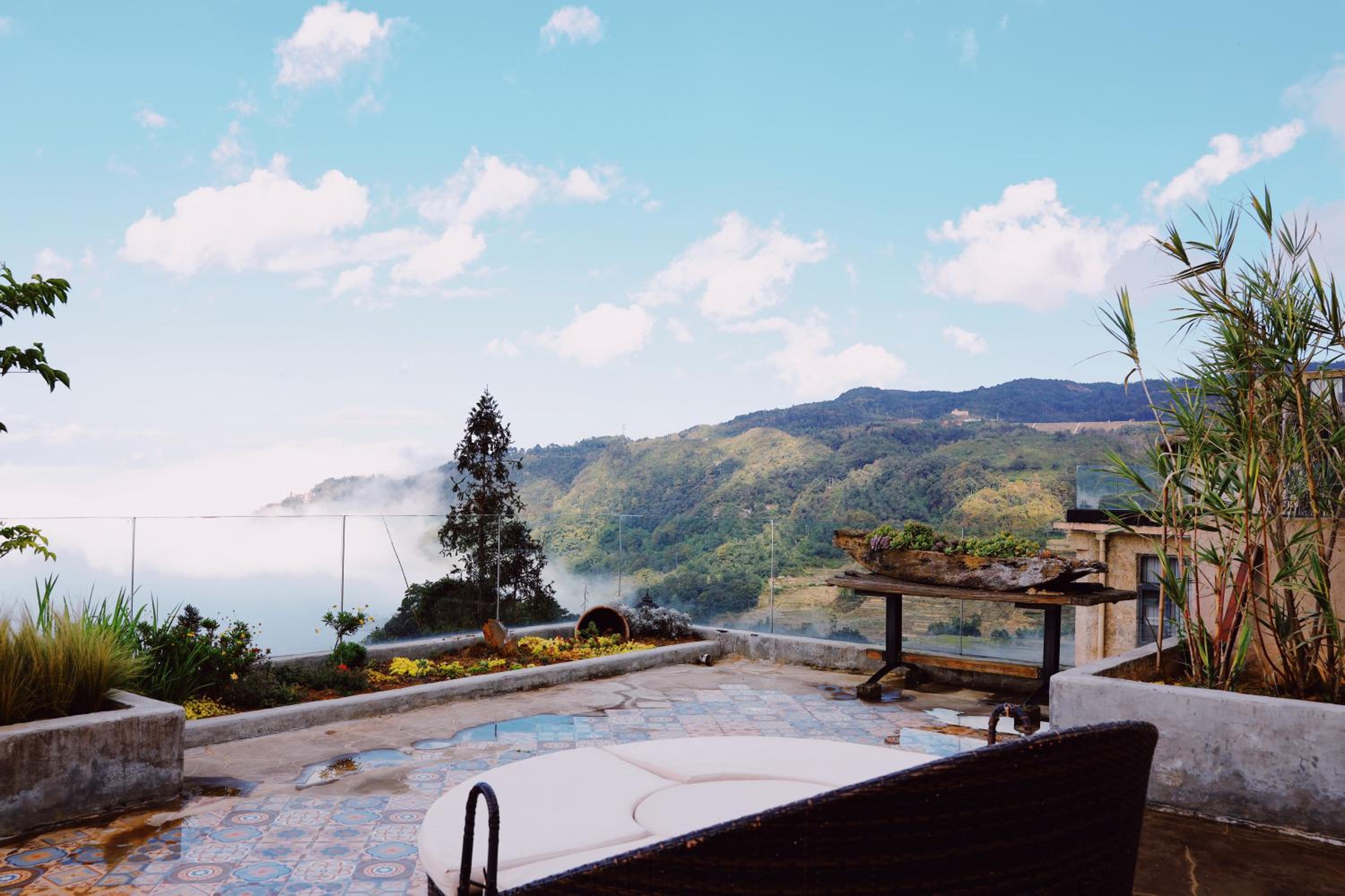 Twelve Manor Xiangdian Yuanyang Rice Terraces Retreat
