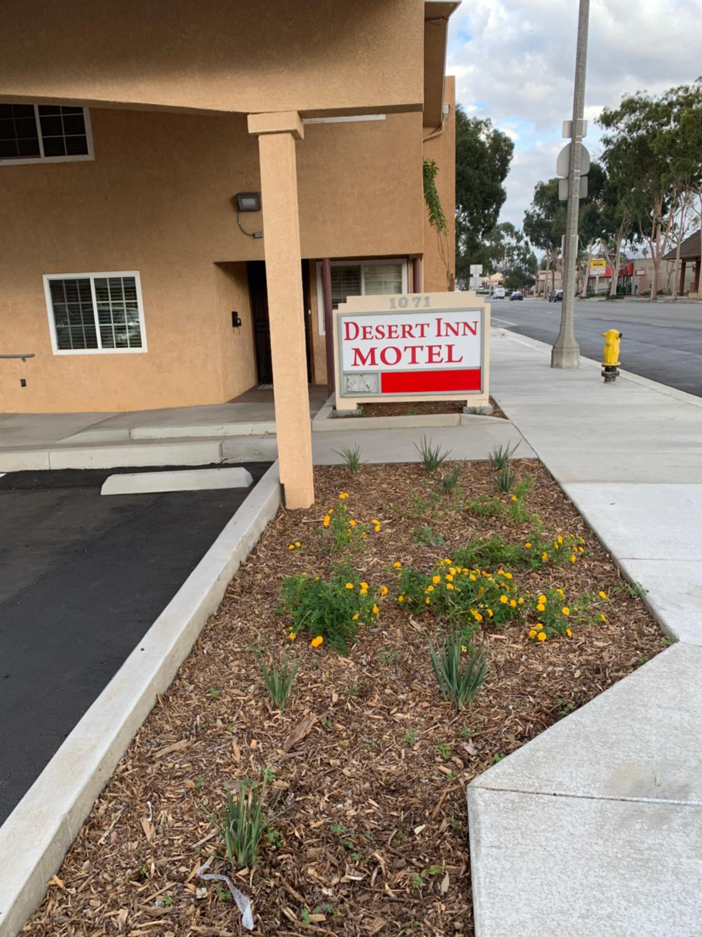 Desert Inn Motel