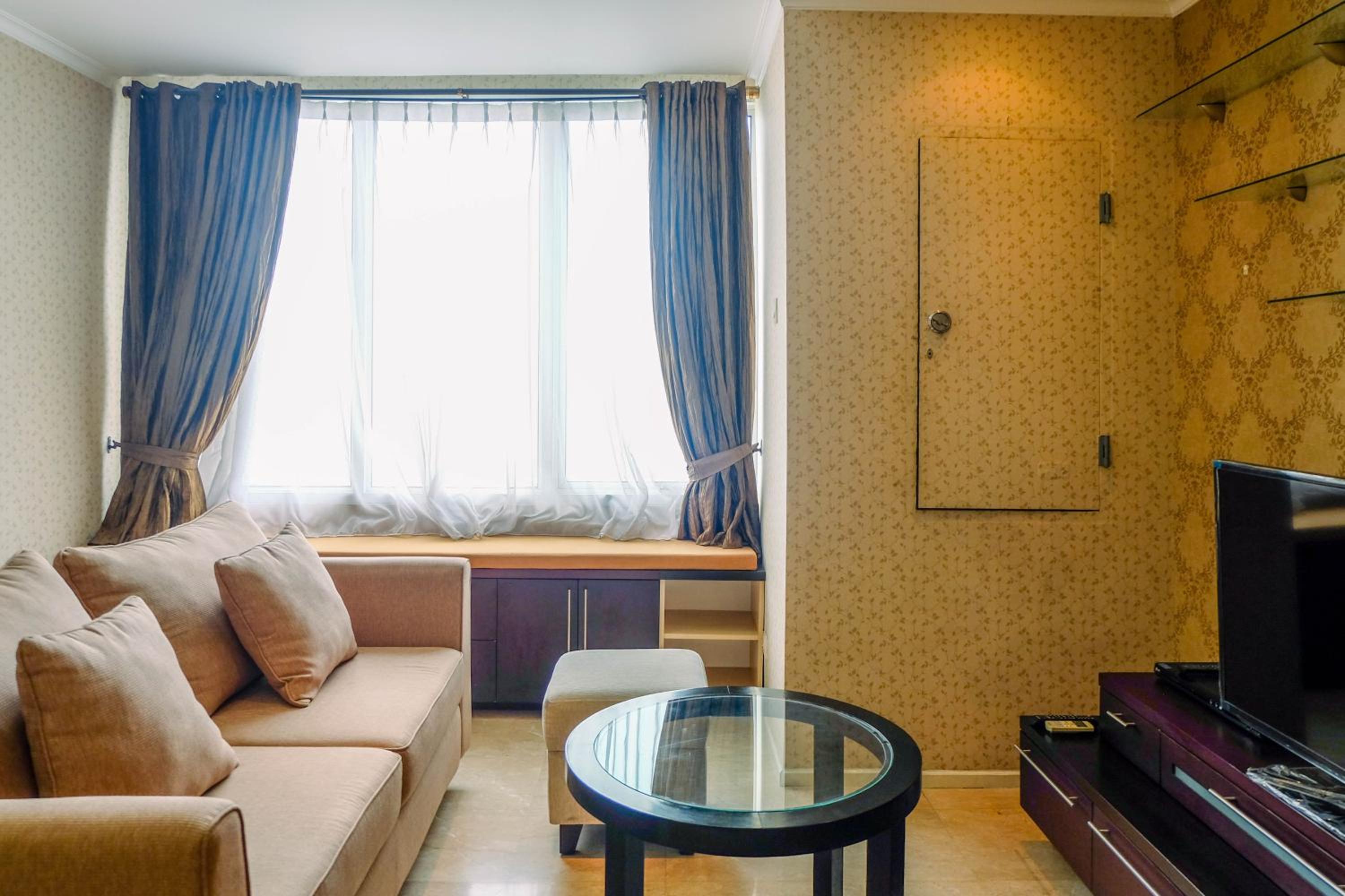 Strategic 2BR Apartment with City View at FX Residence By Travelio, Cakarta - 11