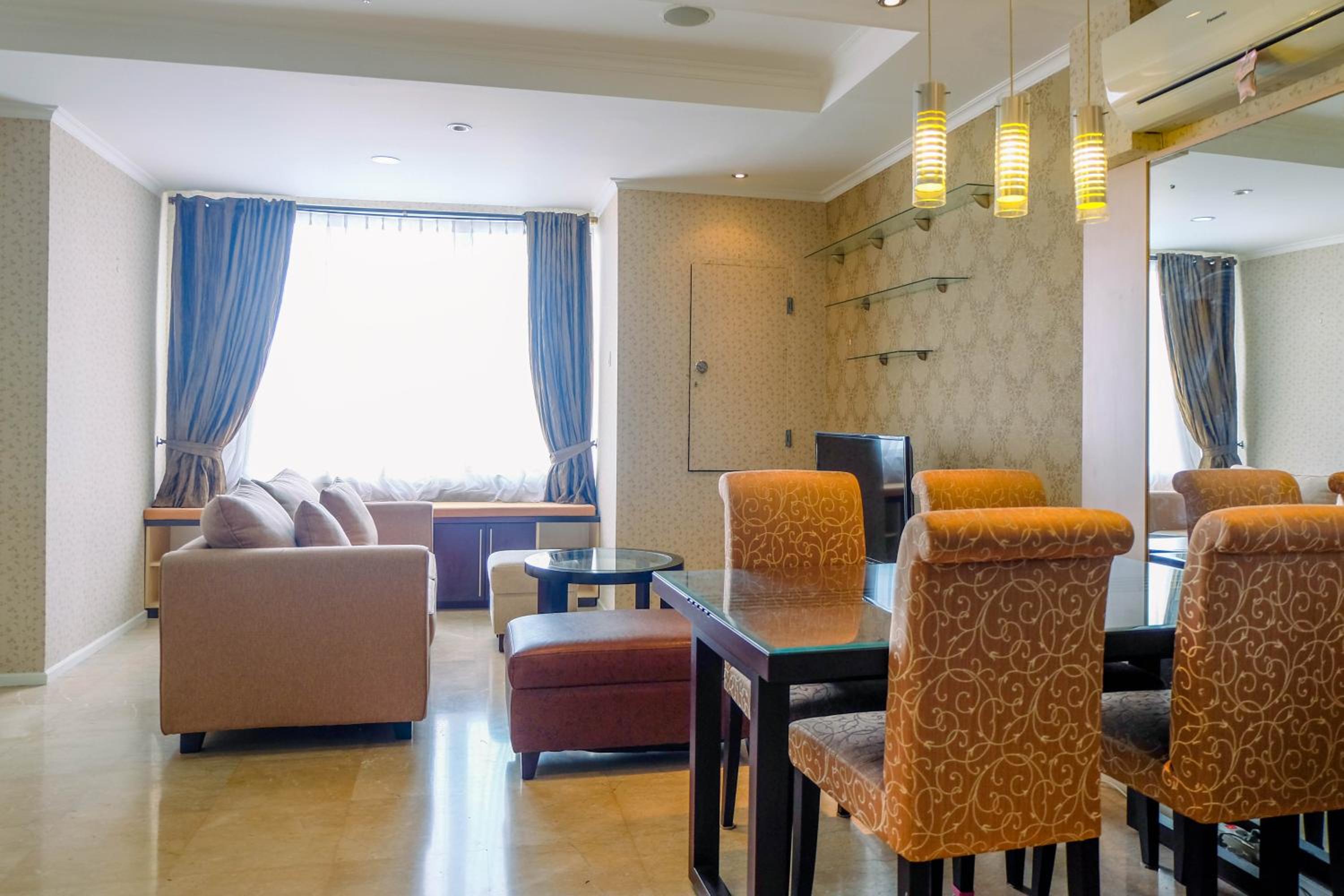 Strategic 2BR Apartment with City View at FX Residence By Travelio, Cakarta - 13