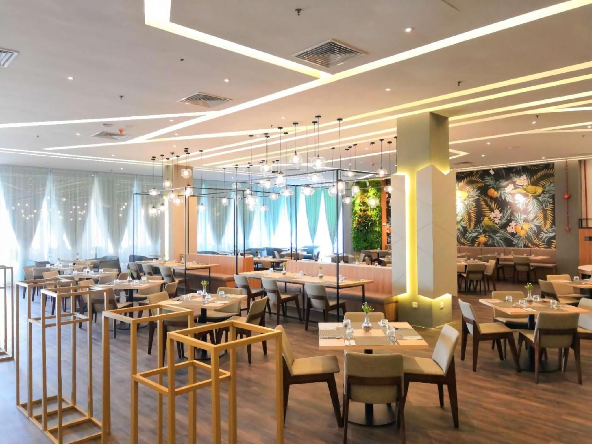 Austin Park Hotel - Image 4