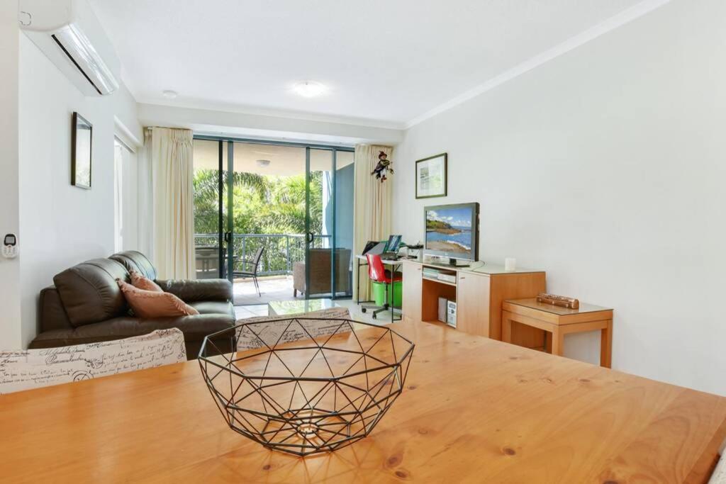 Beachside 1-Bedroom Apartment -Alex and Mooloolaba