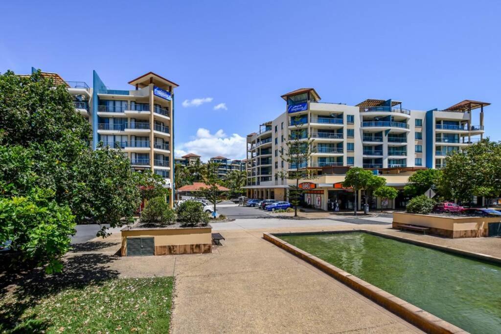 Beachside 1-Bedroom Apartment -Alex and Mooloolaba