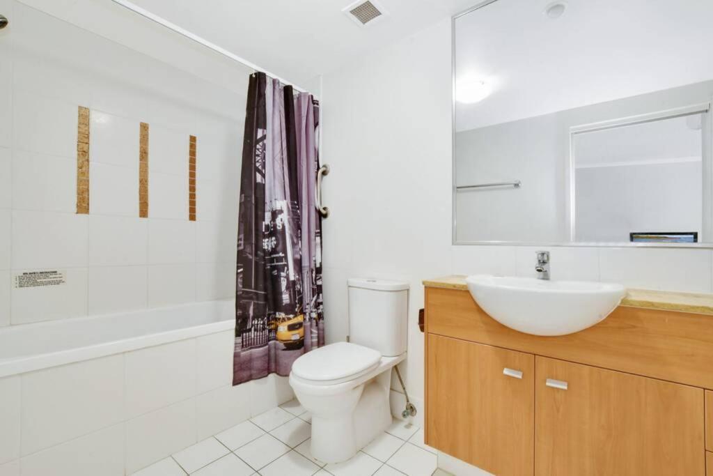 Beachside 1-Bedroom Apartment -Alex and Mooloolaba