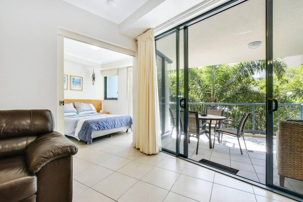 Beachside 1-Bedroom Apartment -Alex and Mooloolaba