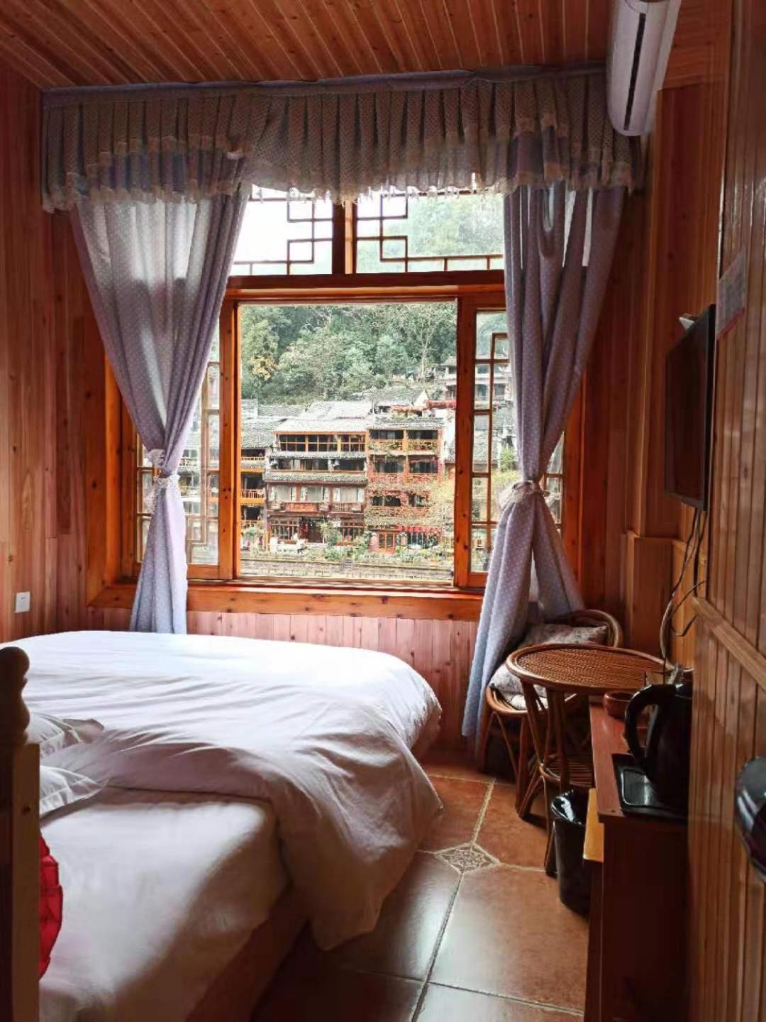 Phoenix Fuyuan Villa Riverside Hotel