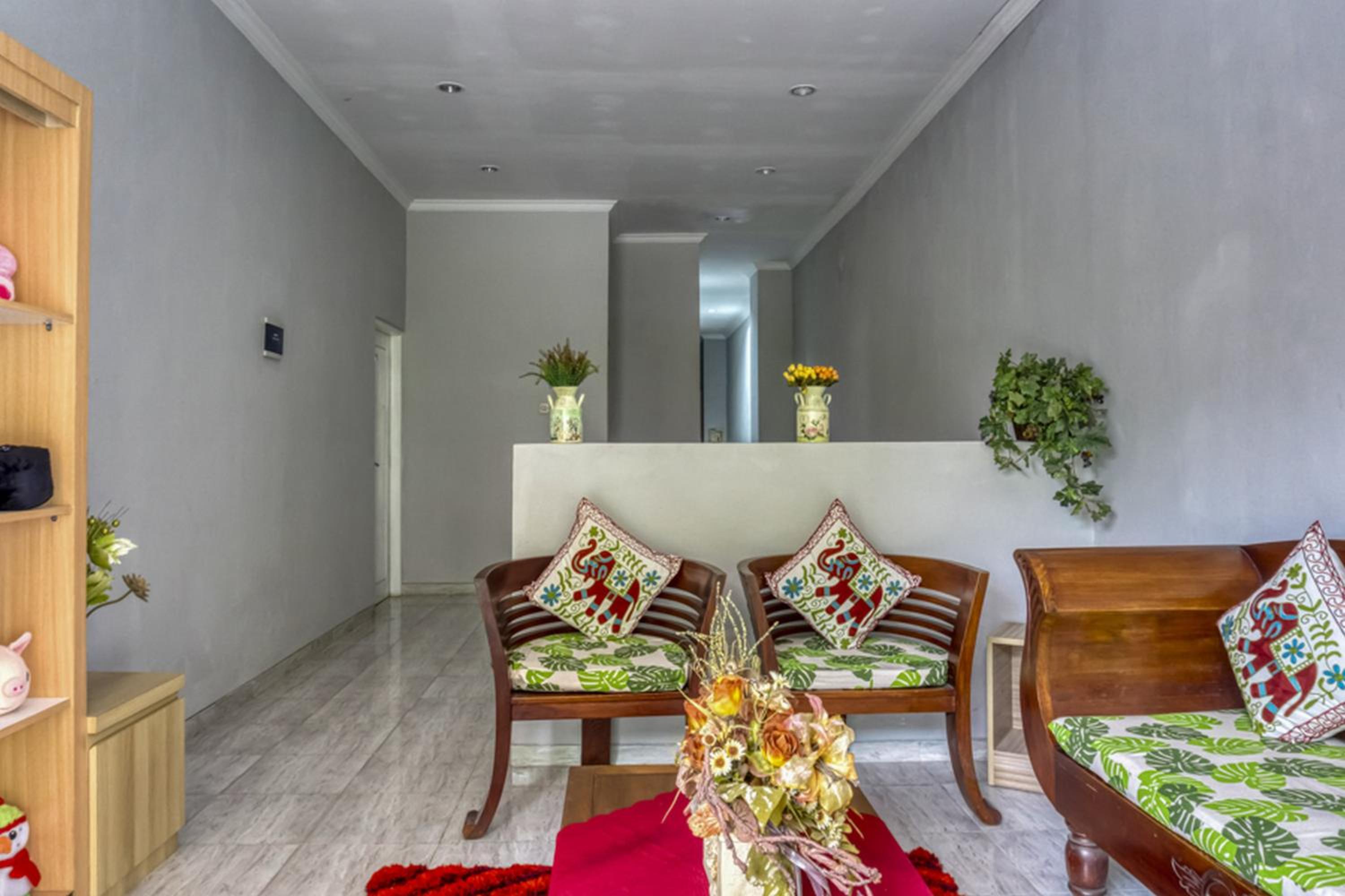 RedDoorz near Sindu Kusuma Edupark 2 view 4