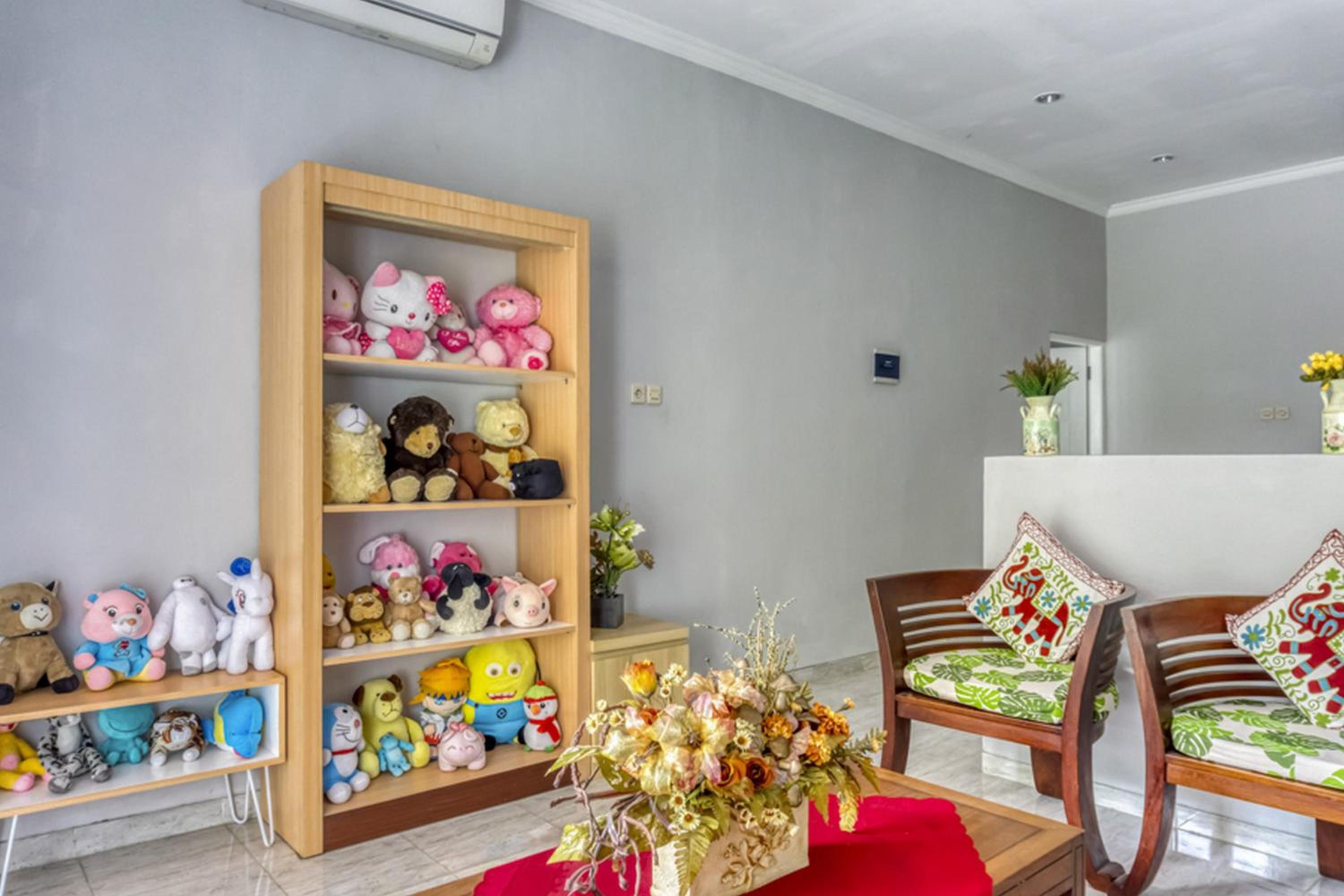RedDoorz near Sindu Kusuma Edupark 2 view 5