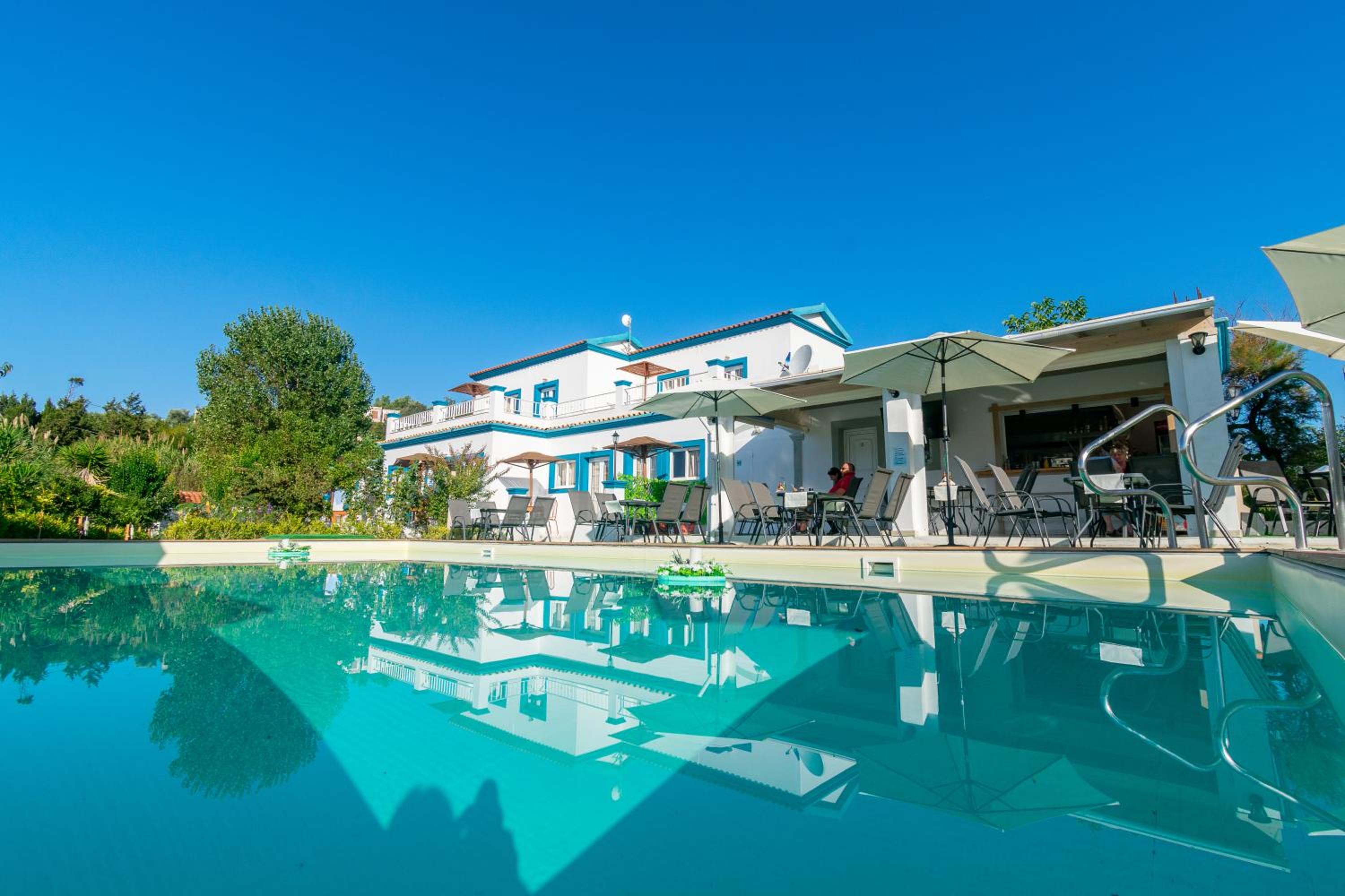Akis Villa Studios & Apartment with Pool by Hotelius view 3