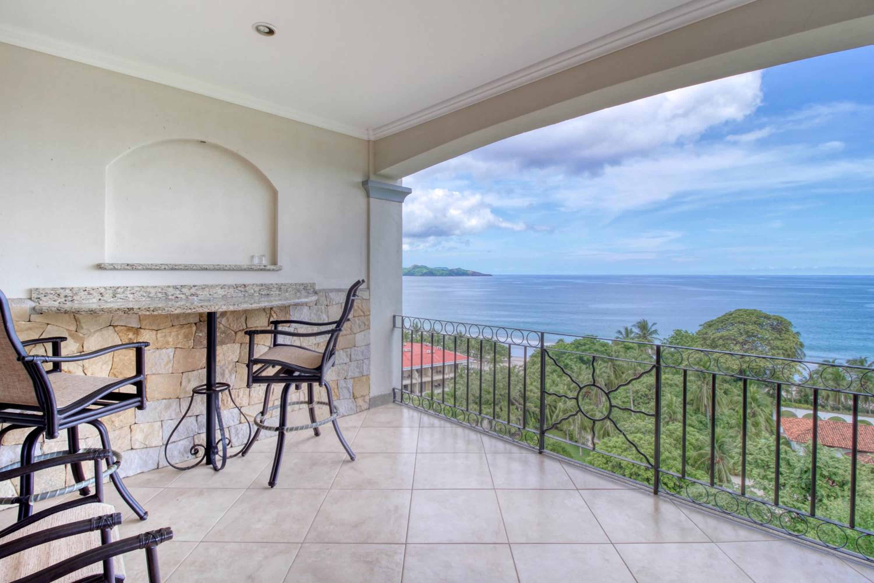 Hotel Oceanica 827 - Image 1