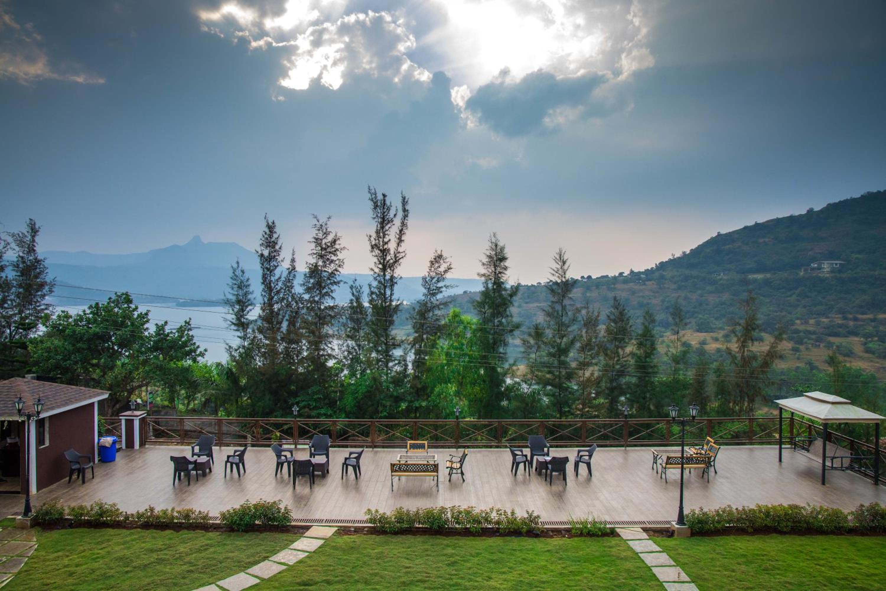 Green Velvet Resort-Near Pawna Lake view 2