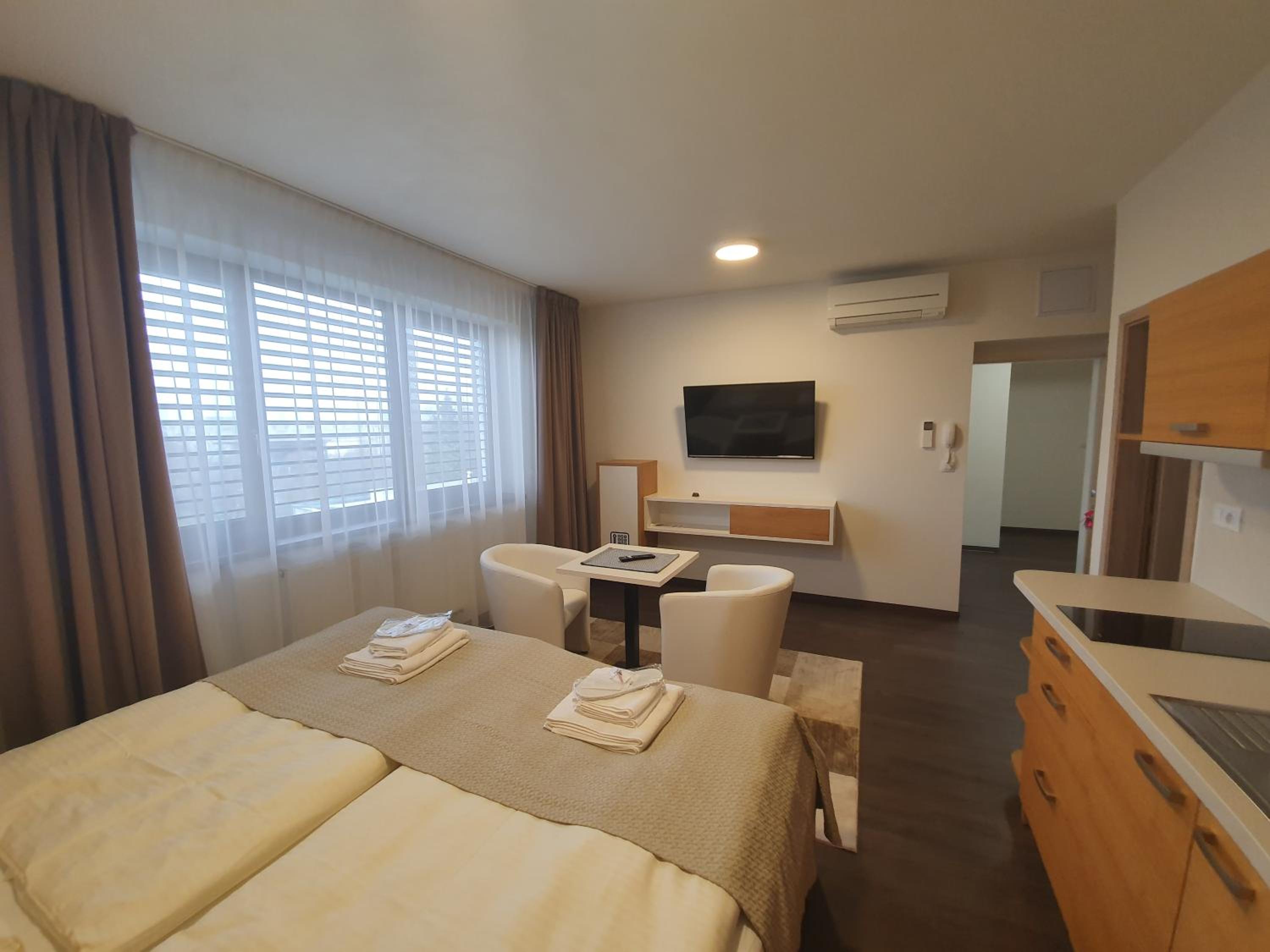 Apartments 461