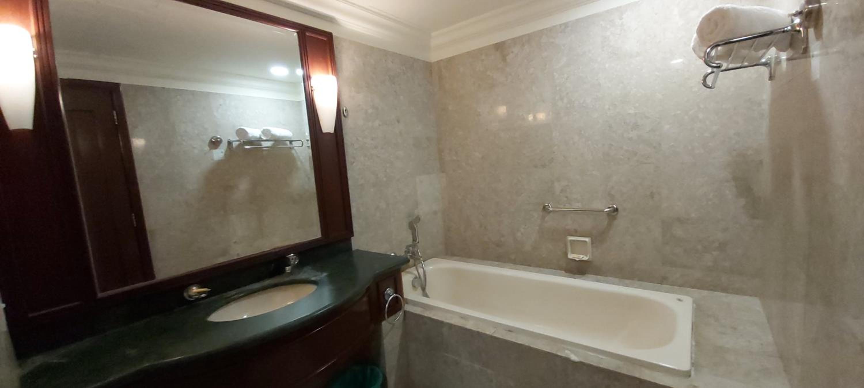 Rihanna service suite at times square