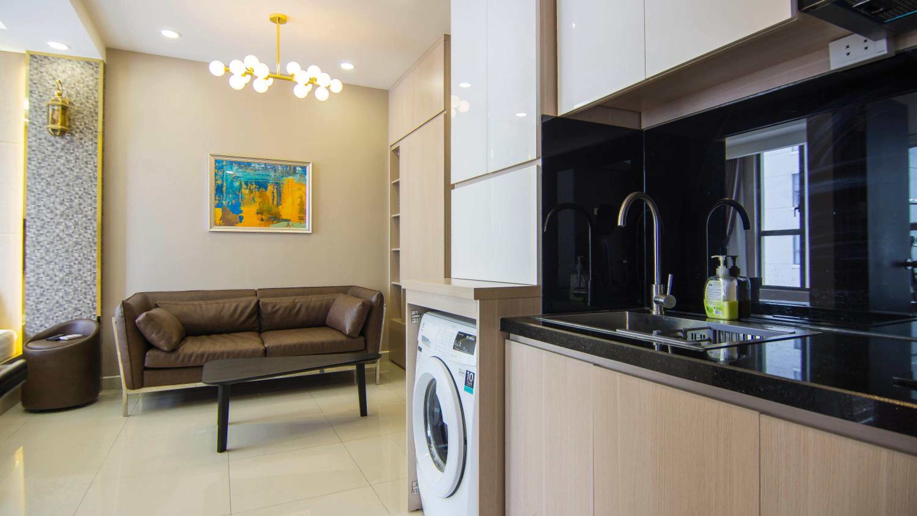 SAI GON HOME PARTY STUDIO-FREE POOL AND GYM AT CITY CENTER