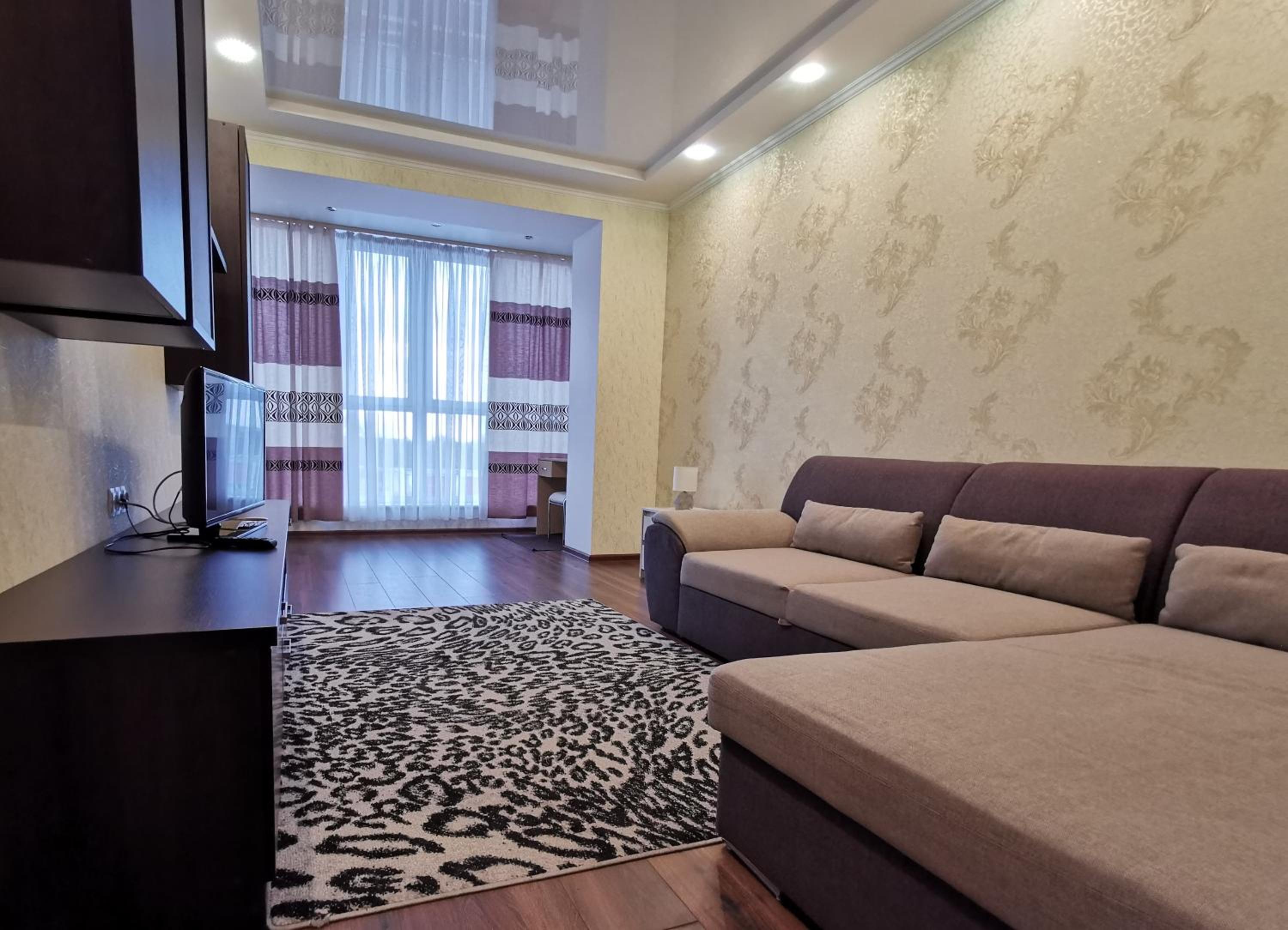 Chernihiv City Apartments - Peremohy view 2