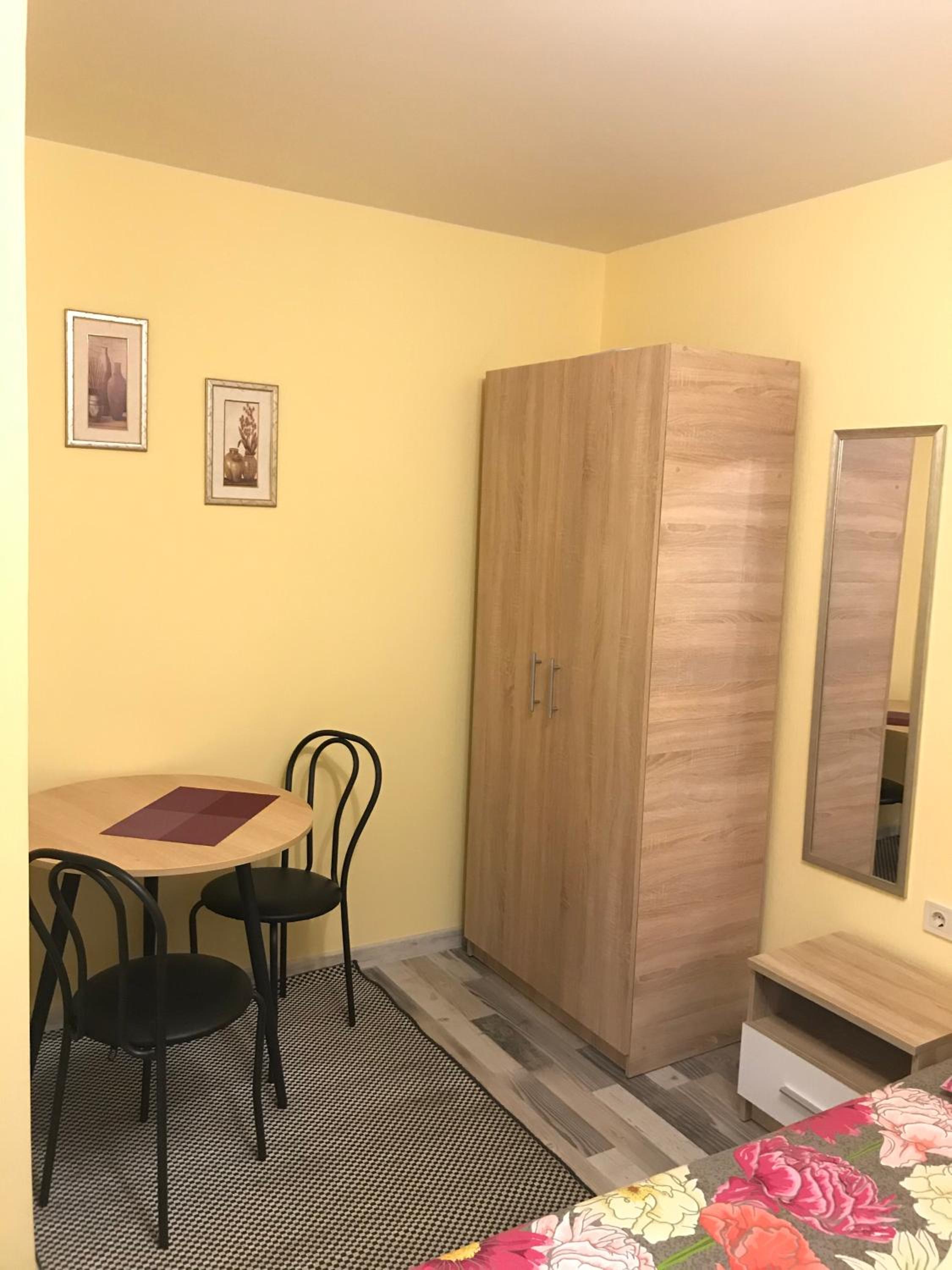 Киев сдам посуточно ул Доброхотова 28 Daily rent Kyiv st Dobrokhotova 28 view 4