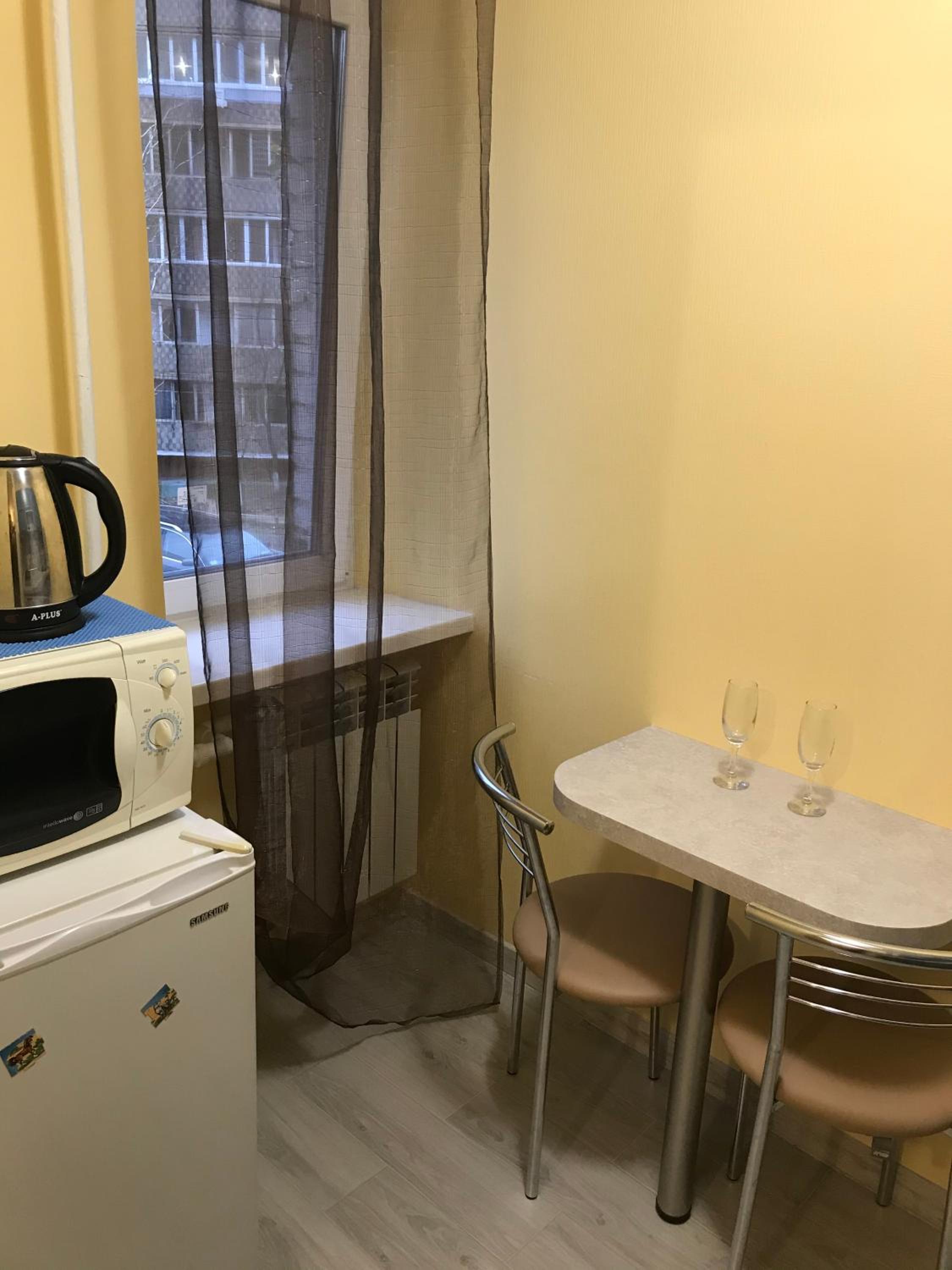 Киев сдам посуточно ул Доброхотова 28 Daily rent Kyiv st Dobrokhotova 28 view 2