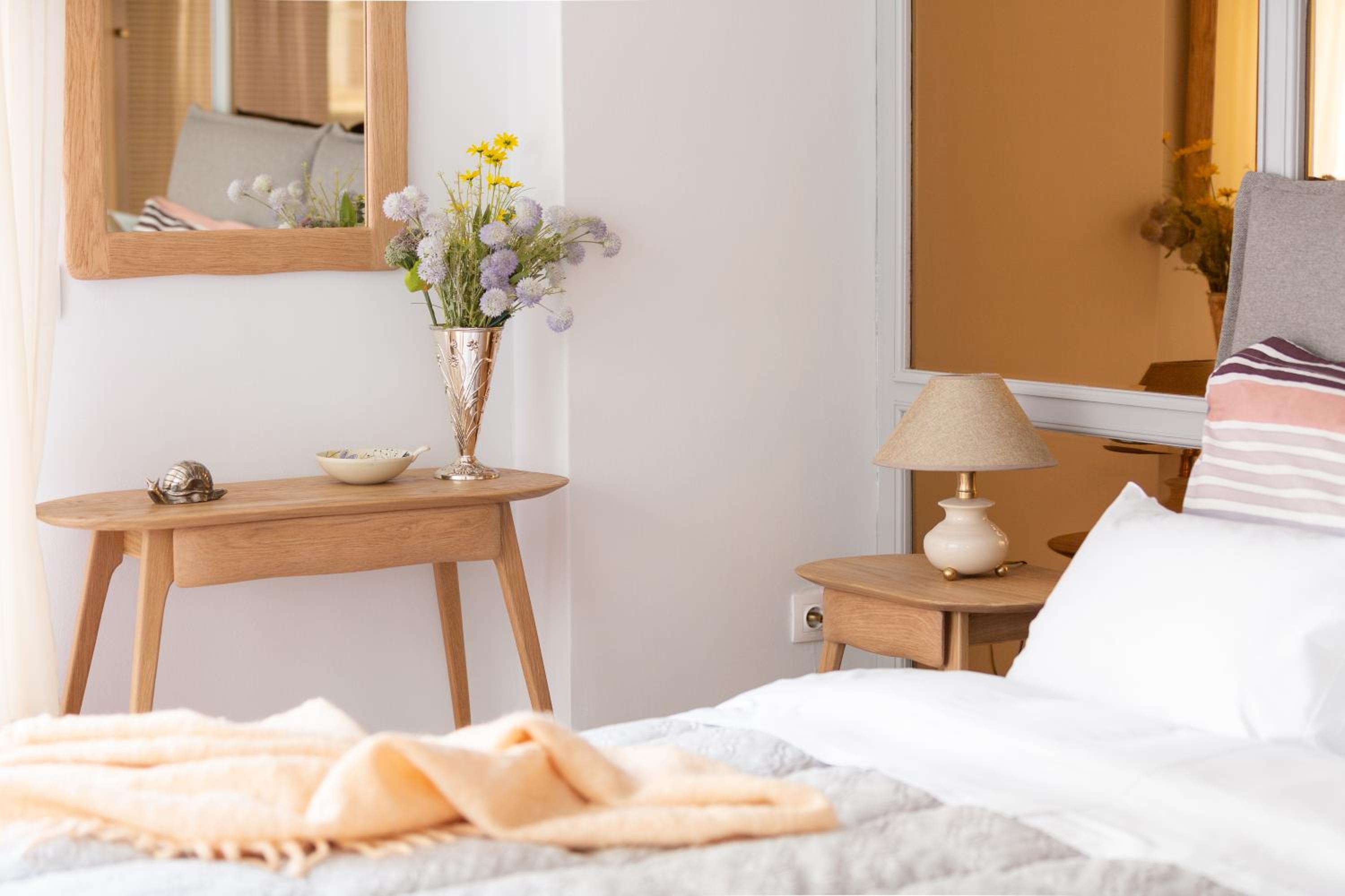 A Short Walk to Syntagma and Plaka by Athenian Homes