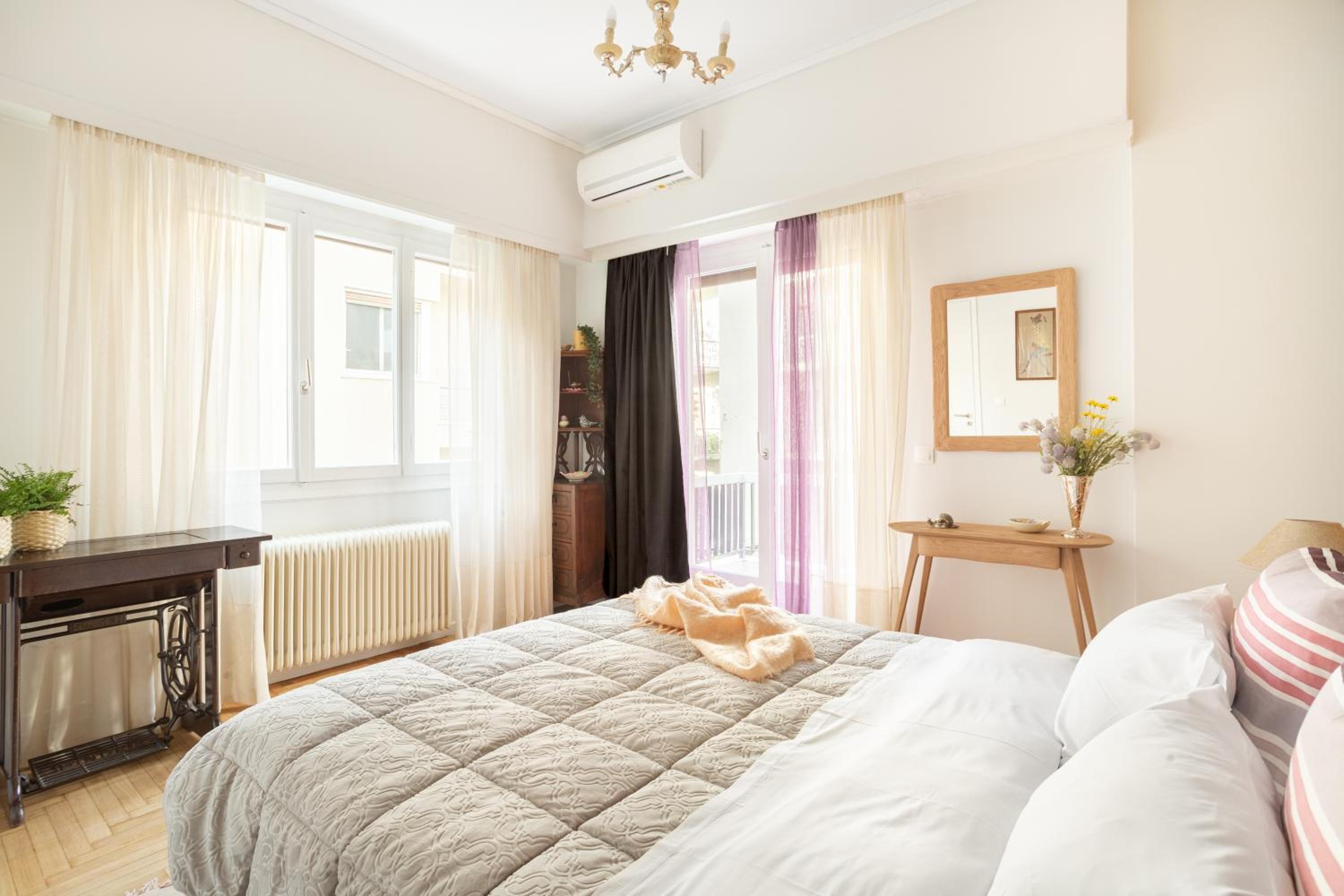 A Short Walk to Syntagma and Plaka by Athenian Homes